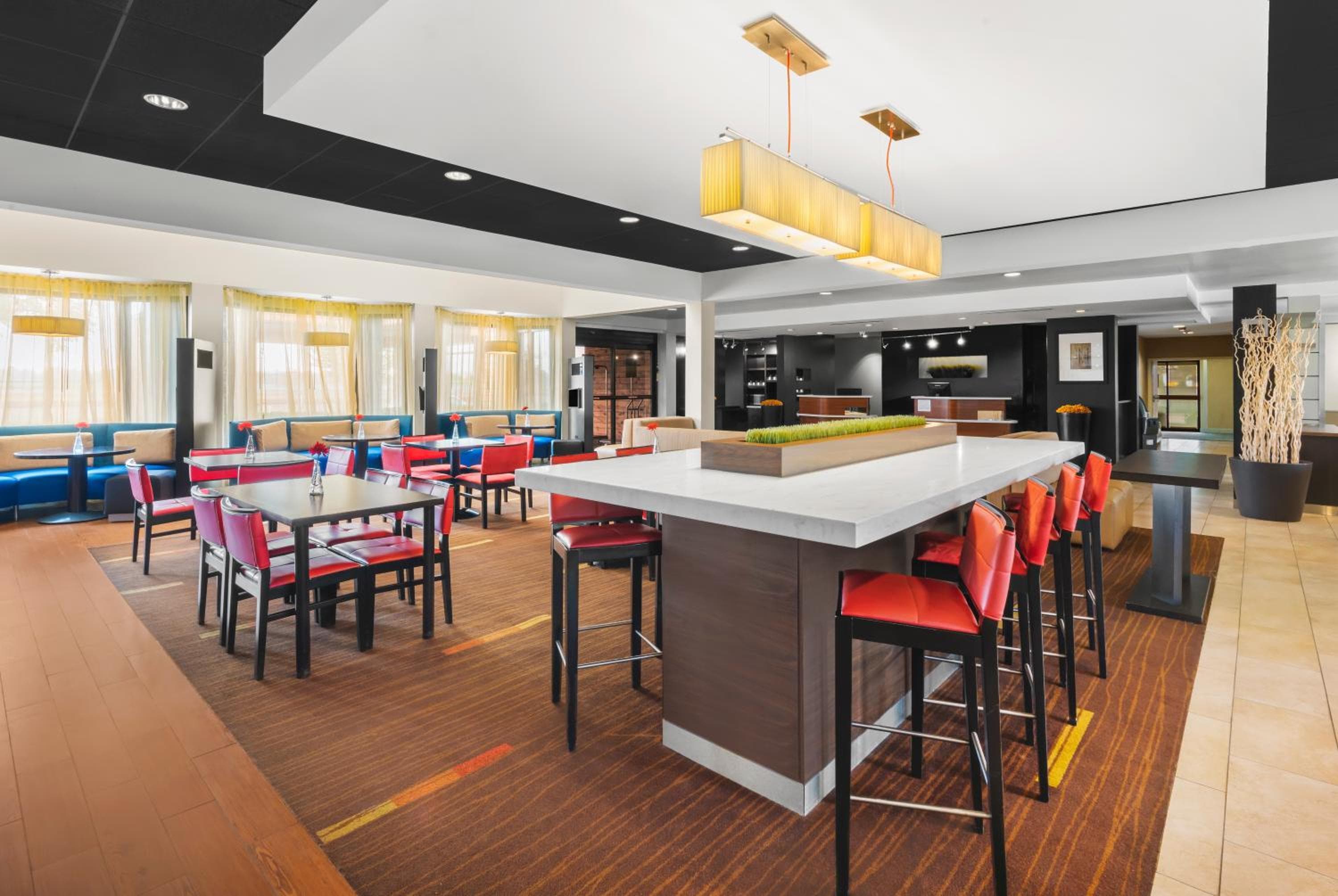 Super 8 by Wyndham Dallas Love Field Airport