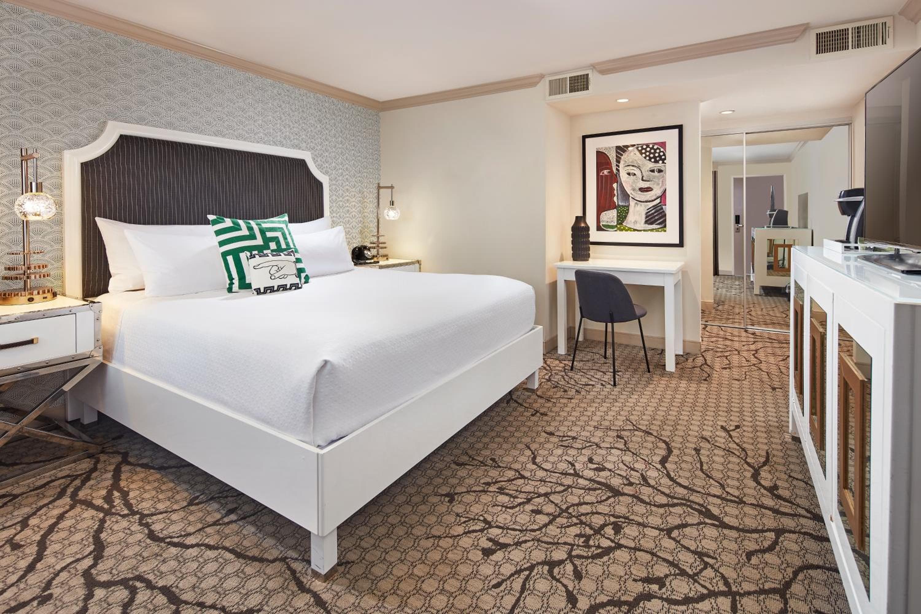Carlyle Inn