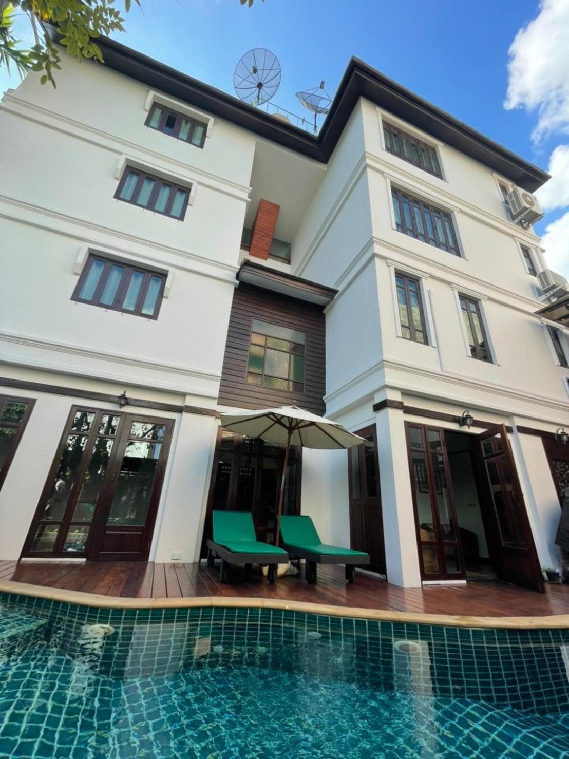 Rich Lanna House