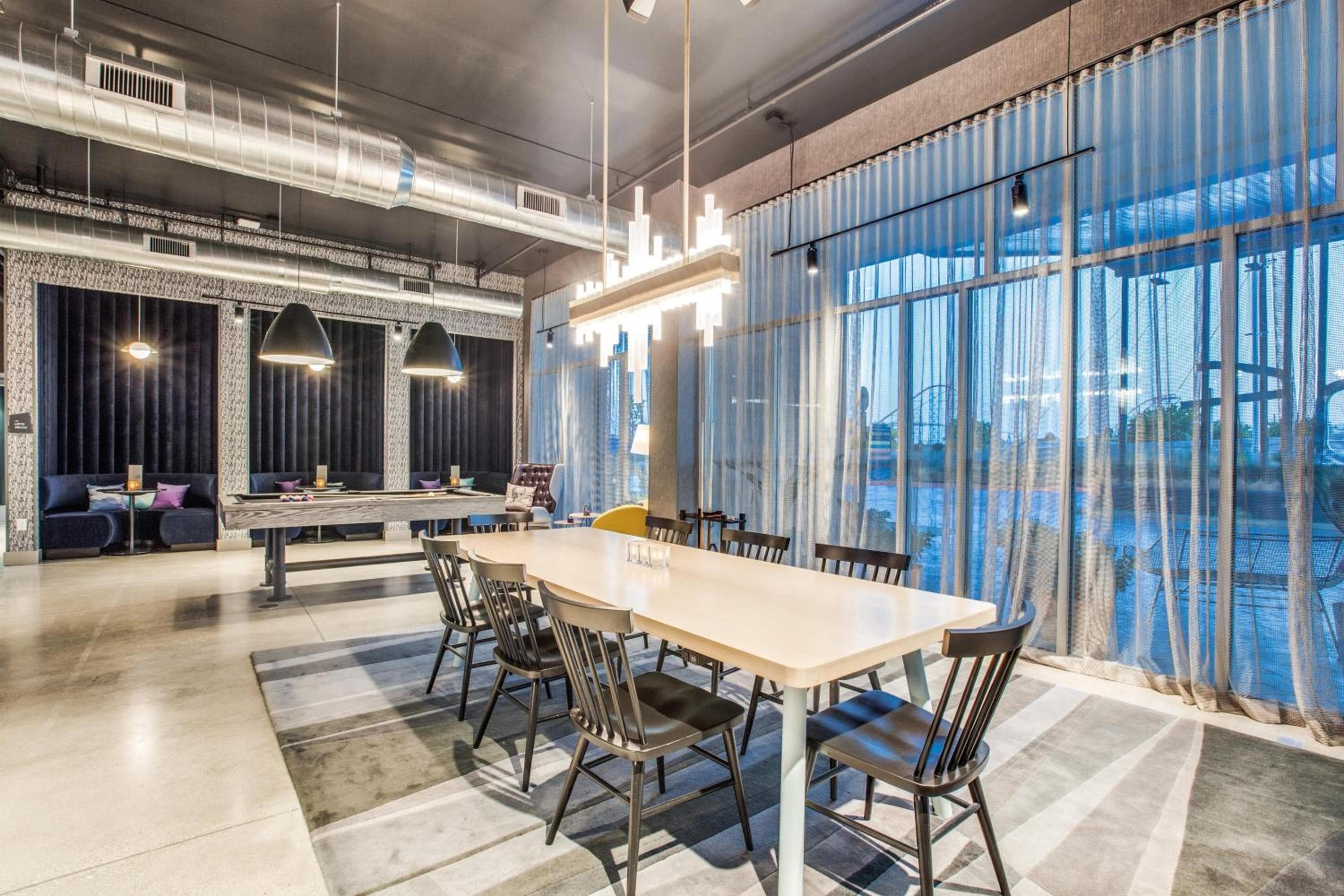 Aloft by Marriott Dallas Arlington Entertainment District