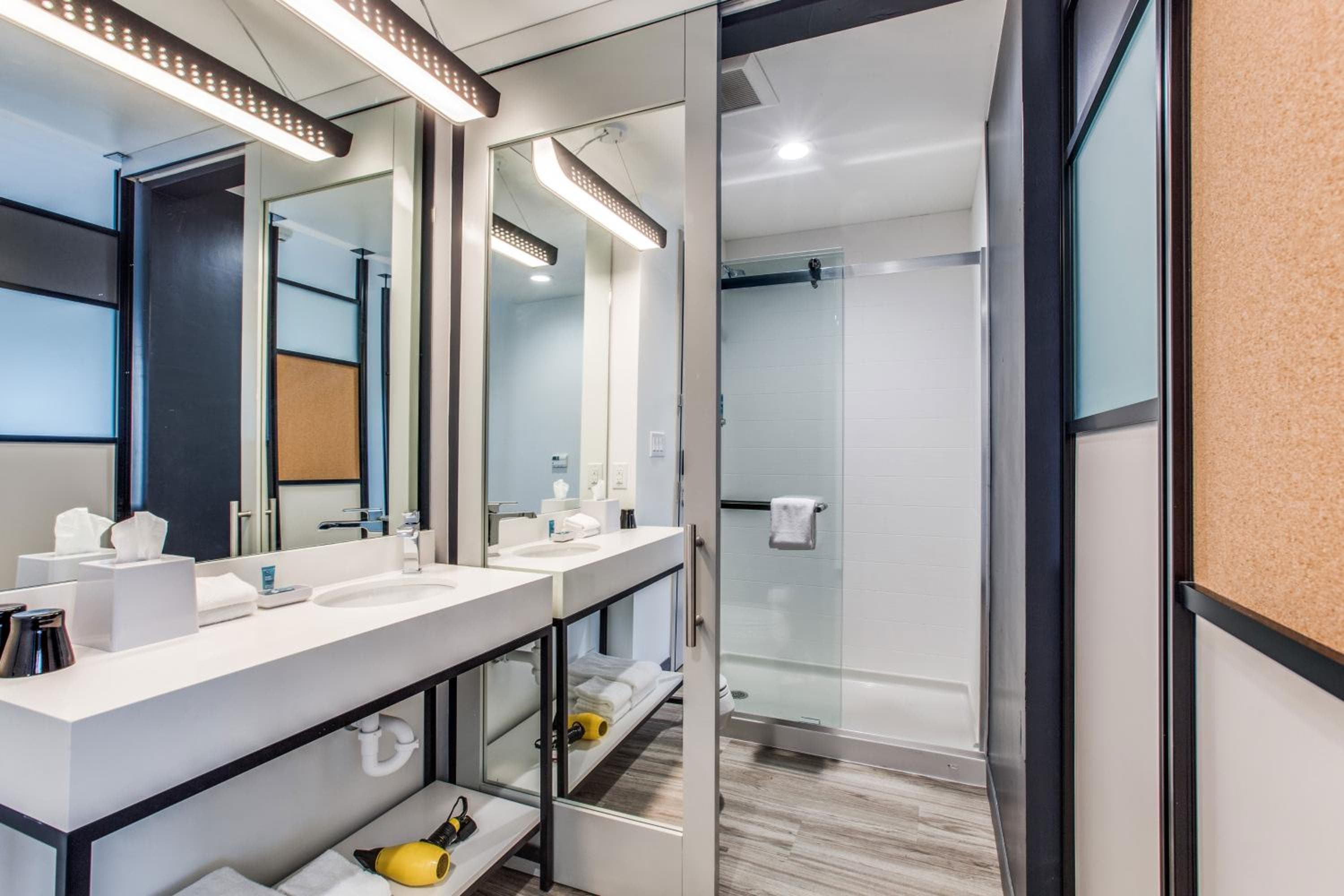 Aloft by Marriott Dallas Arlington Entertainment District