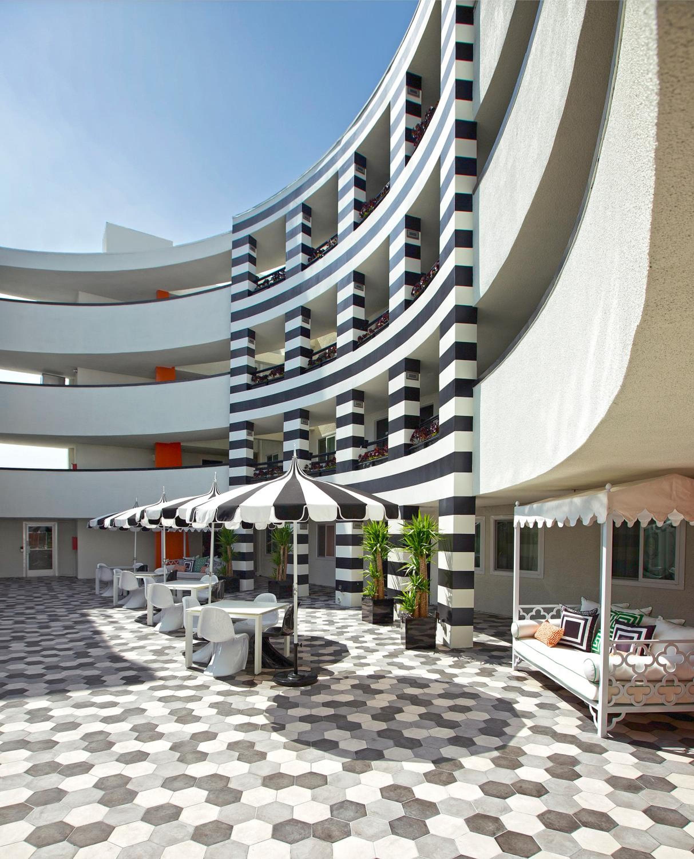 Carlyle Inn