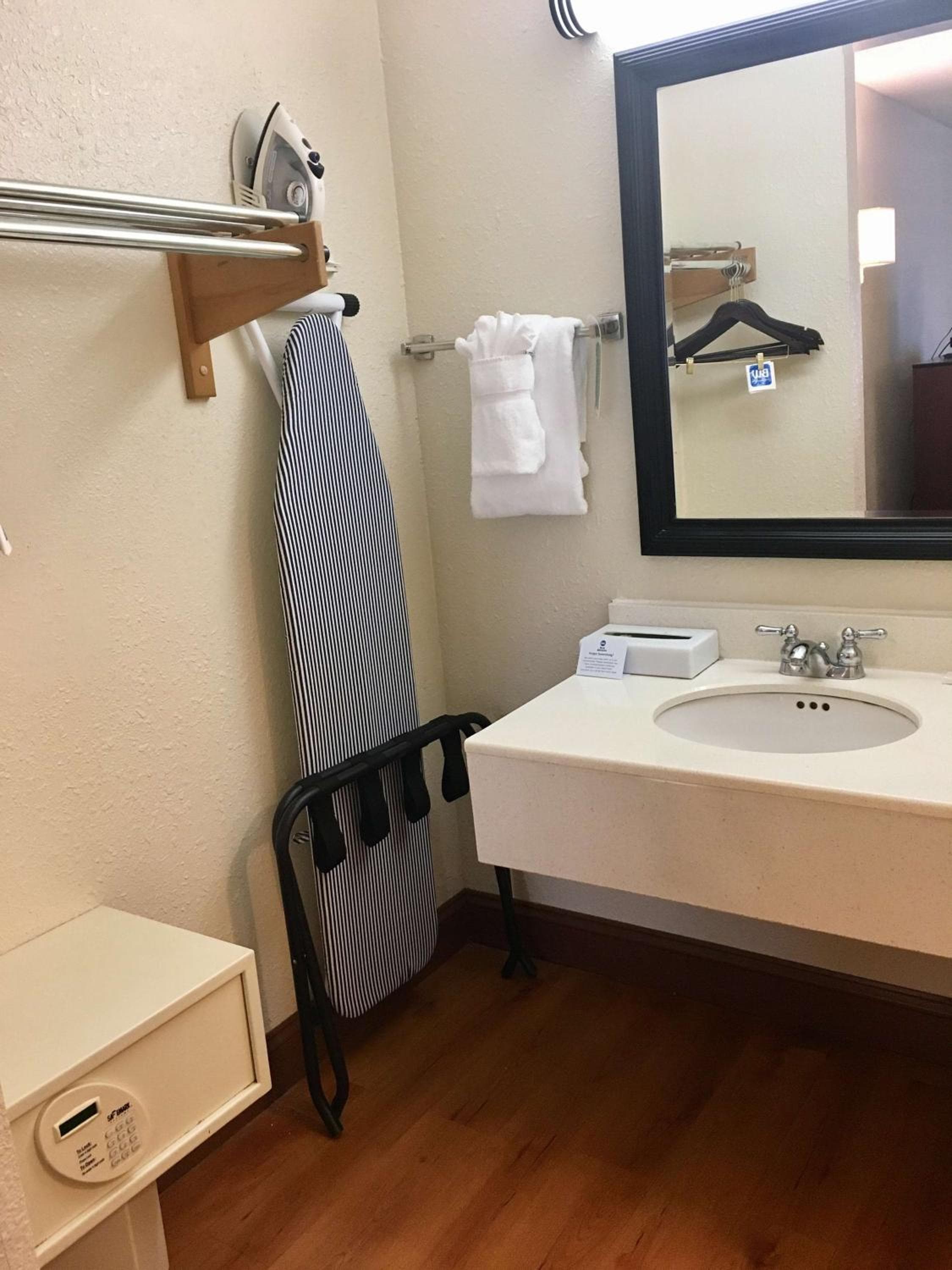 Clarion Inn