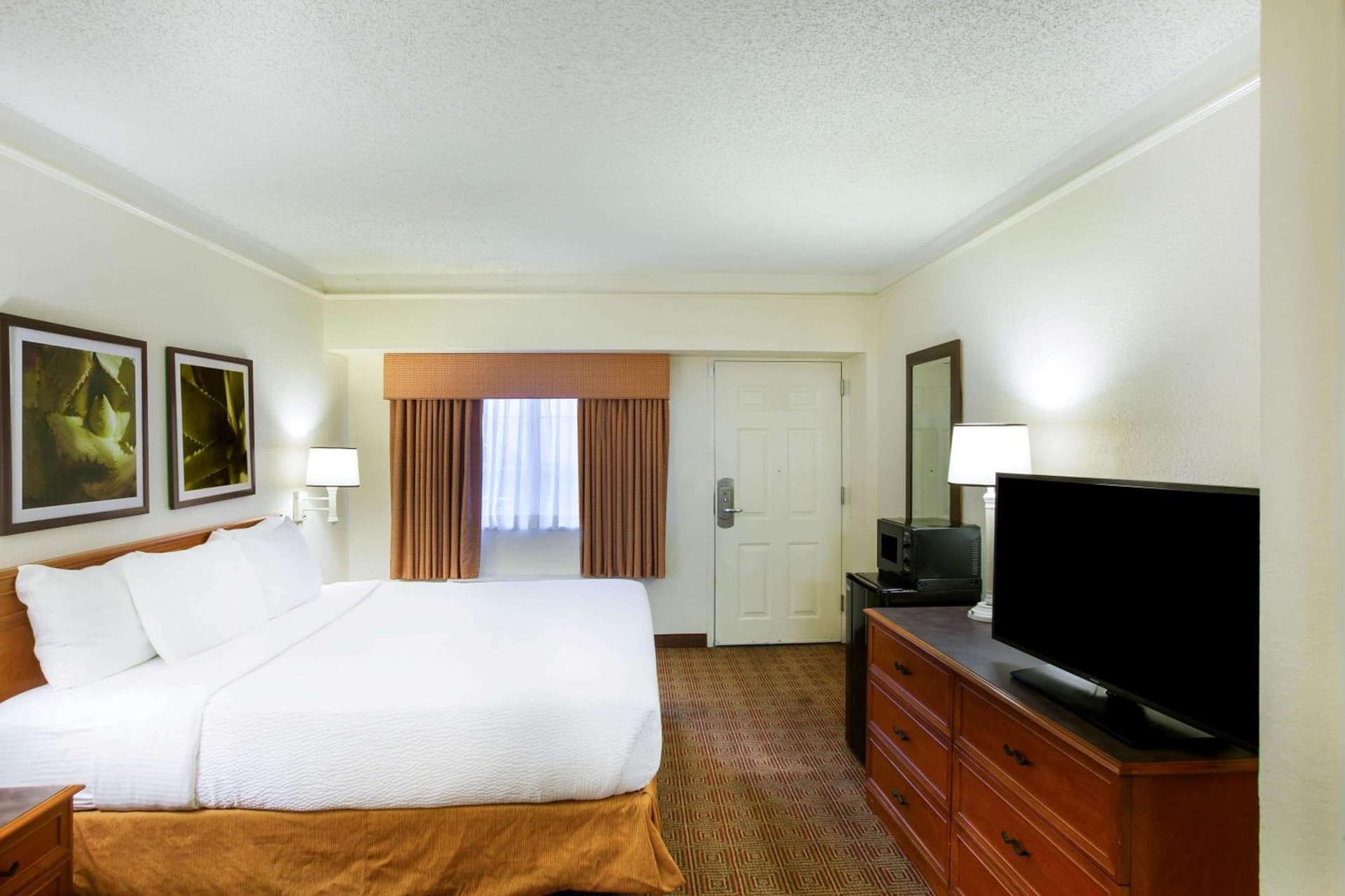 La Quinta Inn by Wyndham Austin Capitol / Downtown