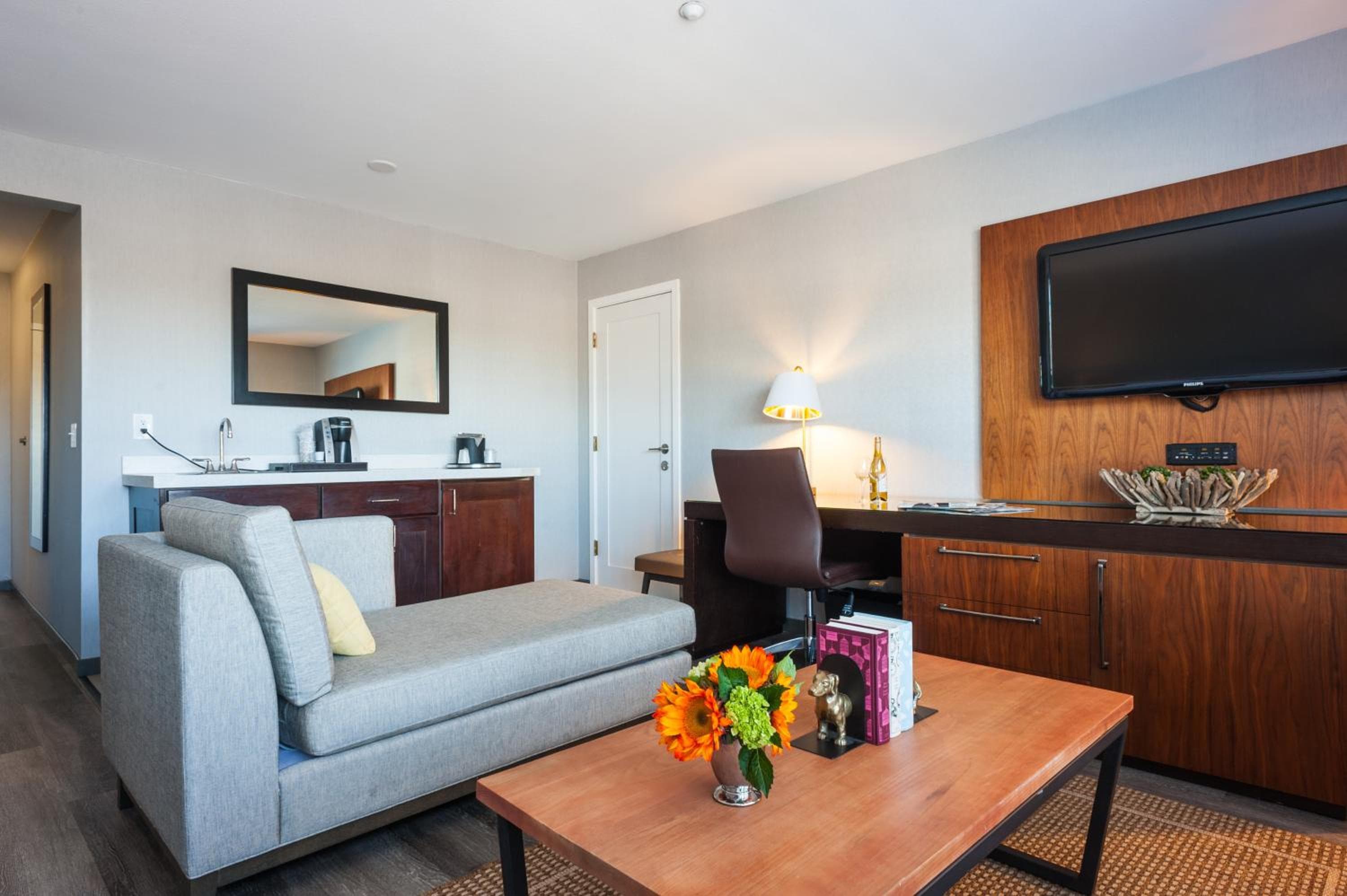 Hotel Indigo Napa Valley by IHG