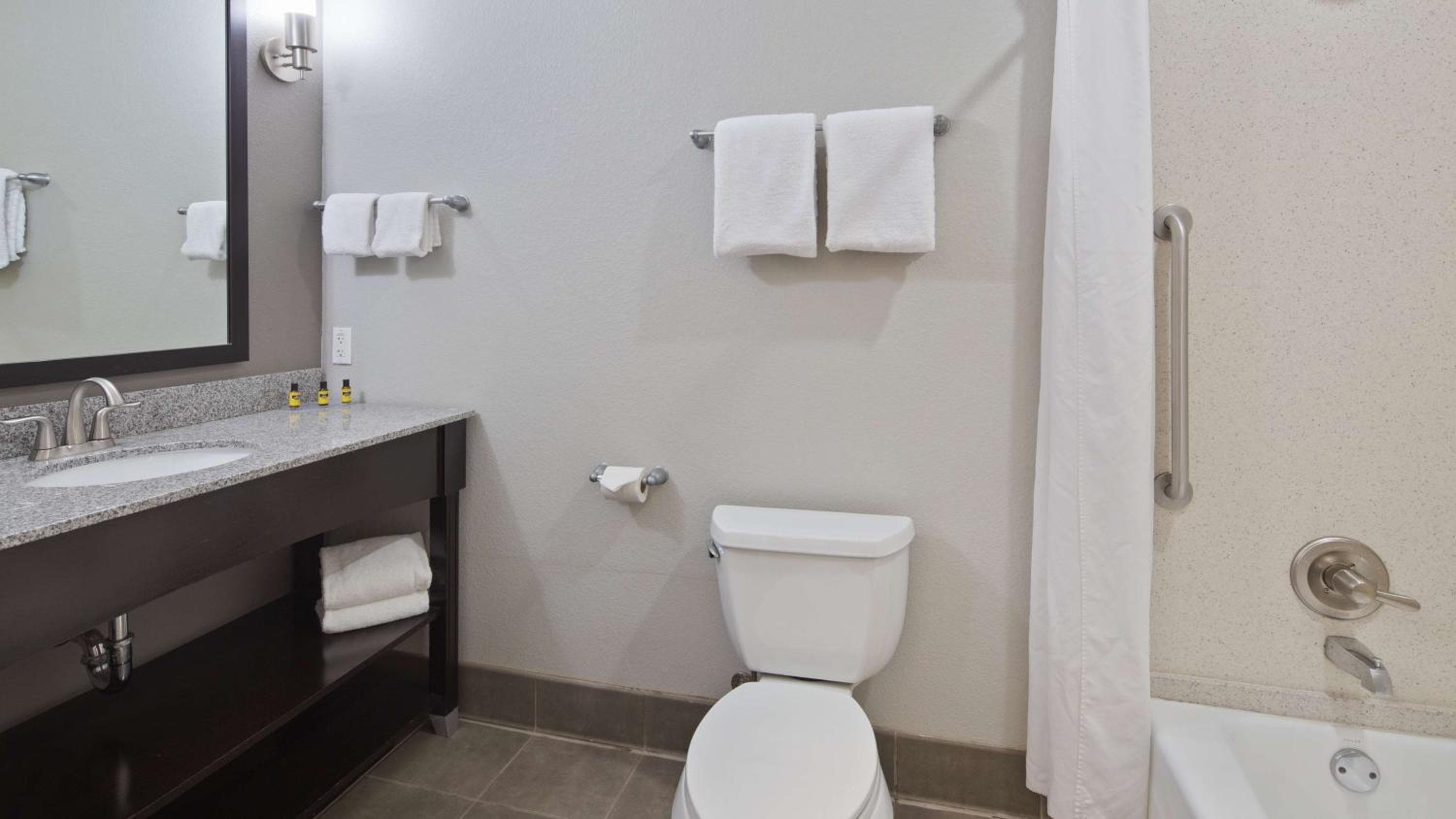 Best Western Plus Austin Airport Inn & Suites