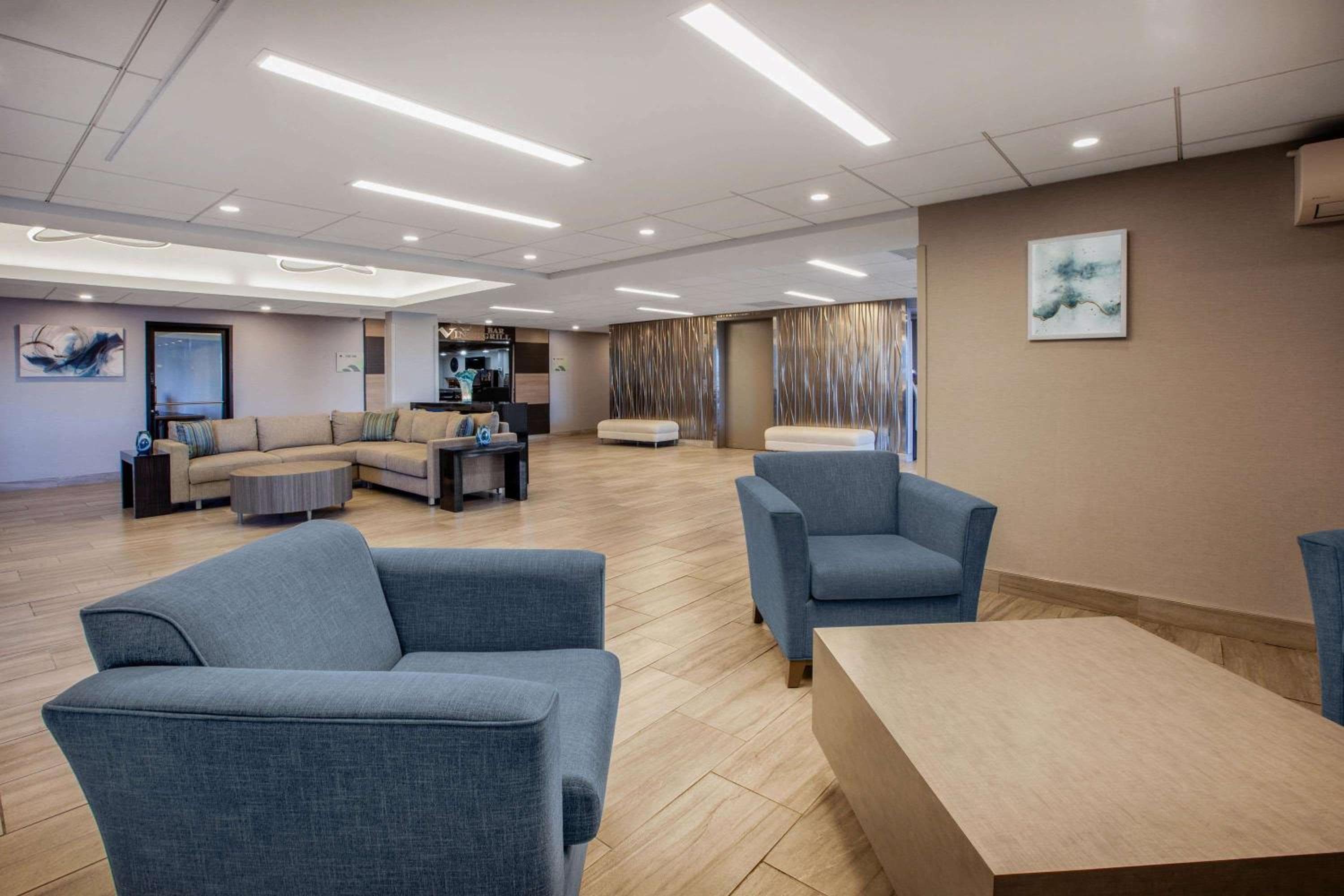 Wingate by Wyndham Detroit Metro Airport