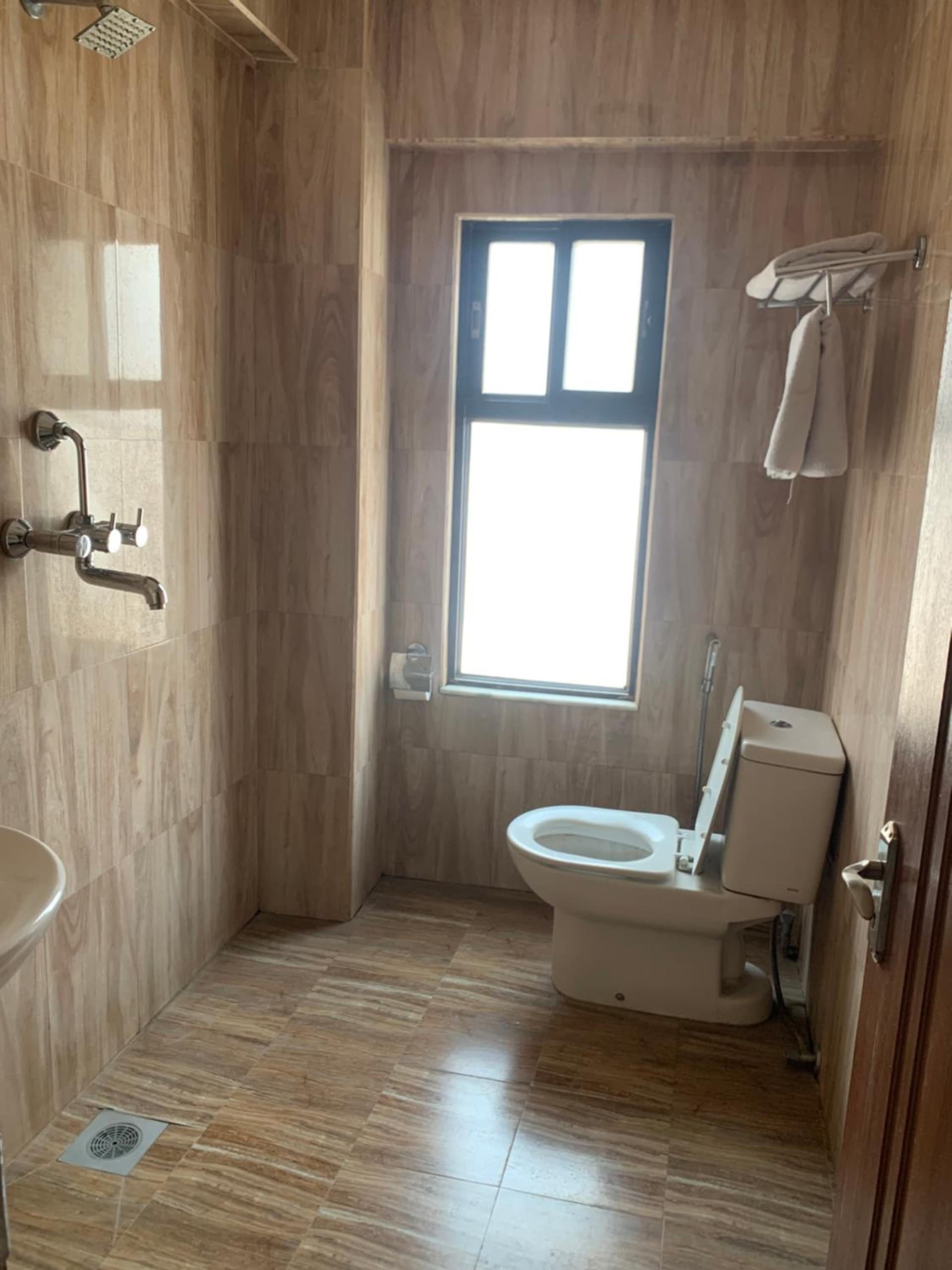 Alpine Hotel & Apartment