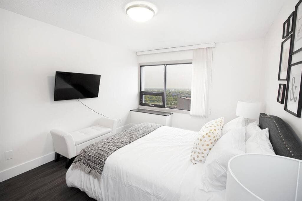 Luxurious one-bedroom with in suite laundry and parking!