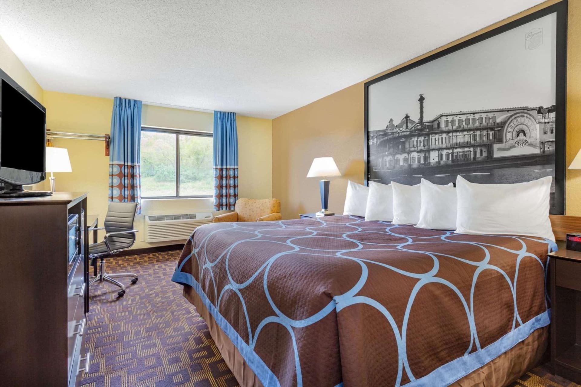 Super 8 by Wyndham Decorah