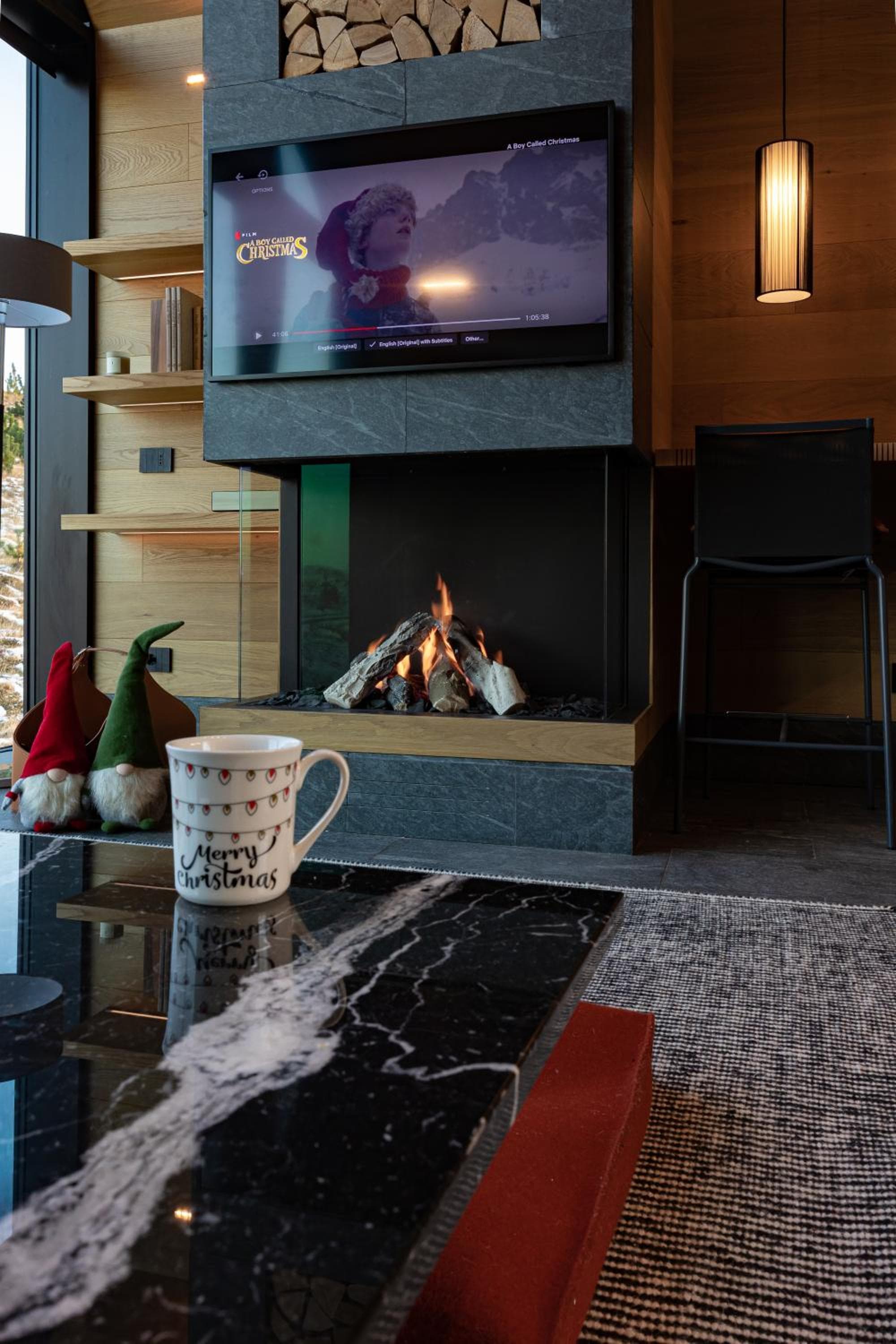 Iceland Lakeview Retreat