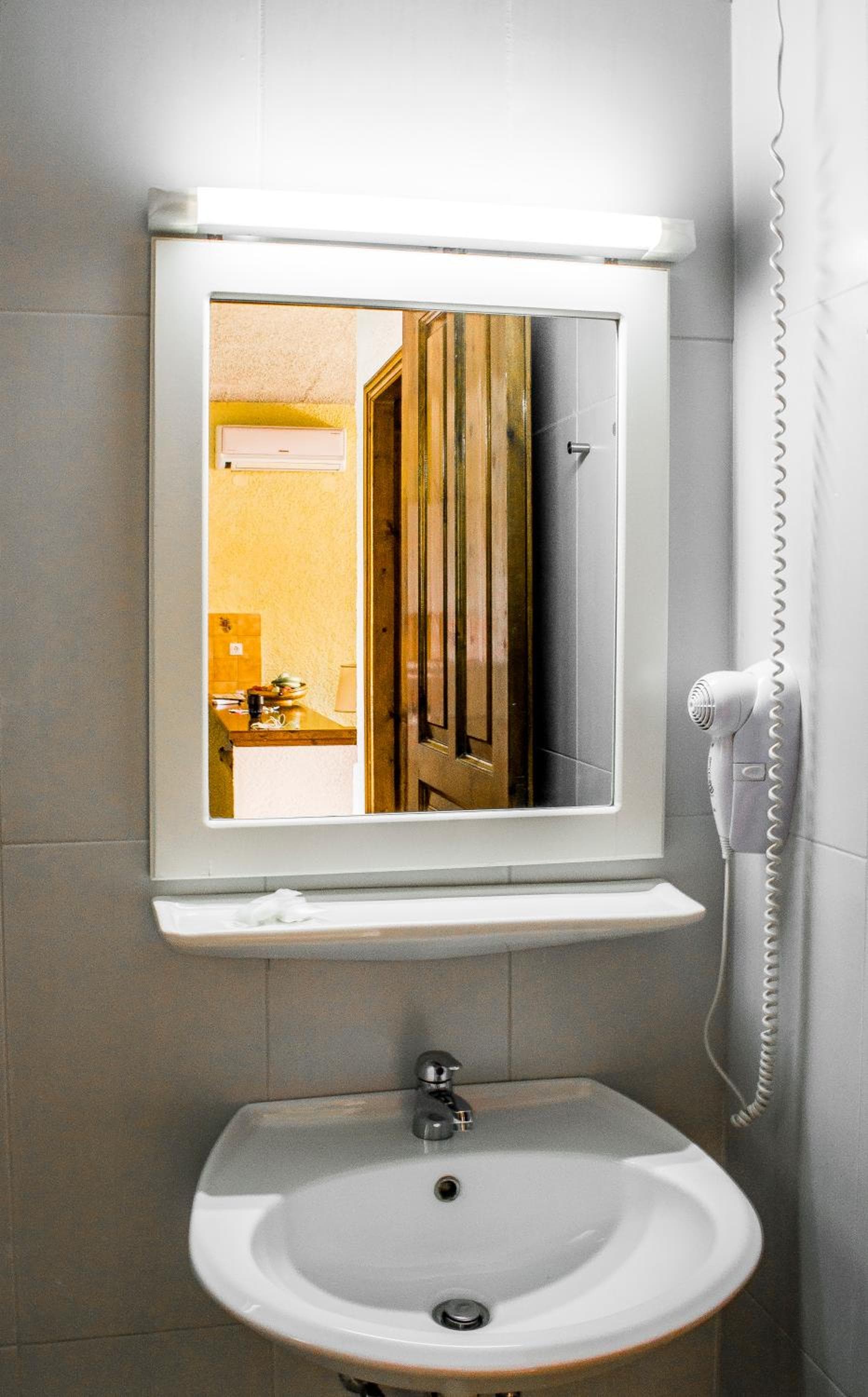 Folies Corfu Town Hotel Apartments