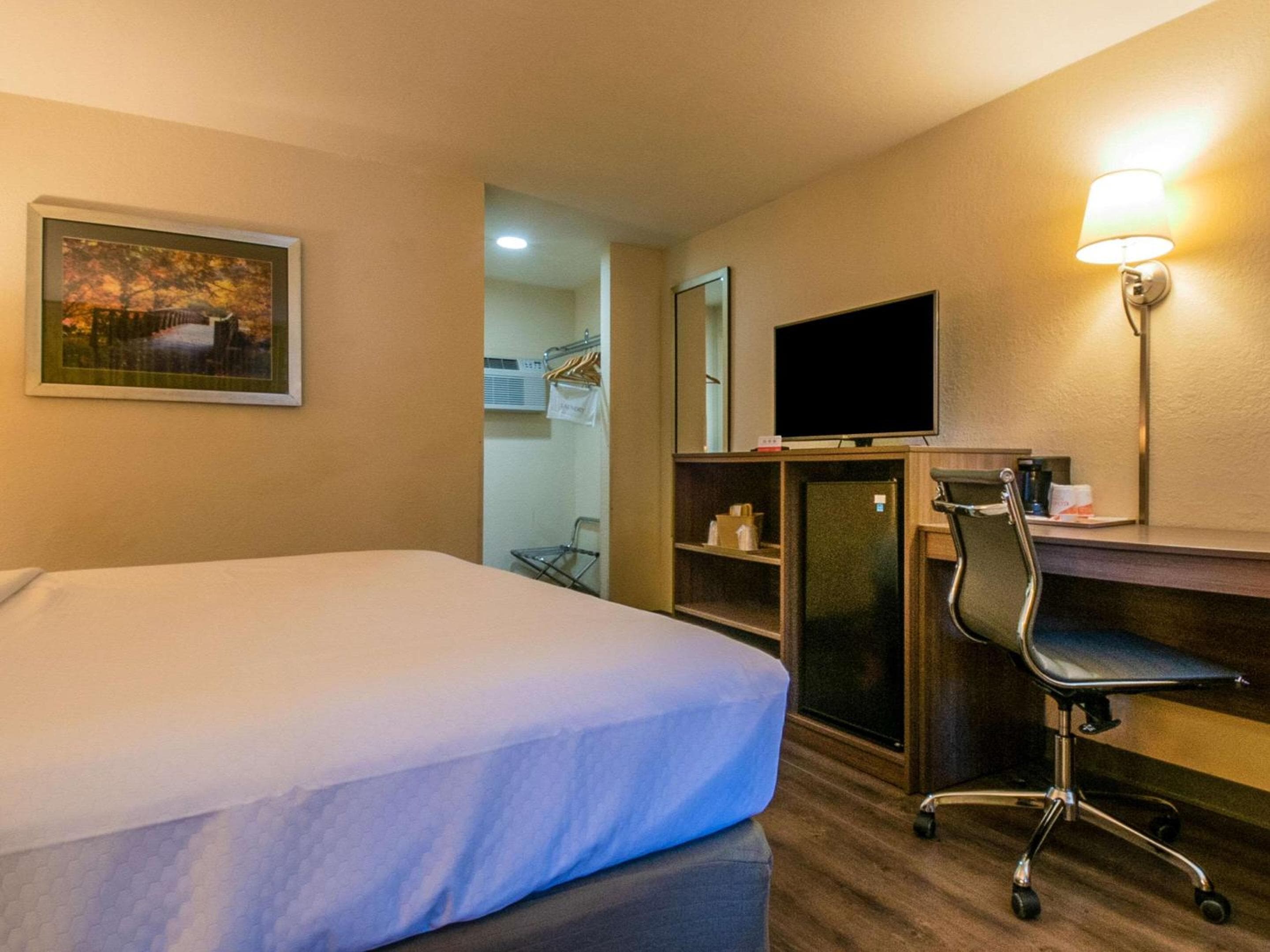 Econo Lodge Cherokee Near Island Park