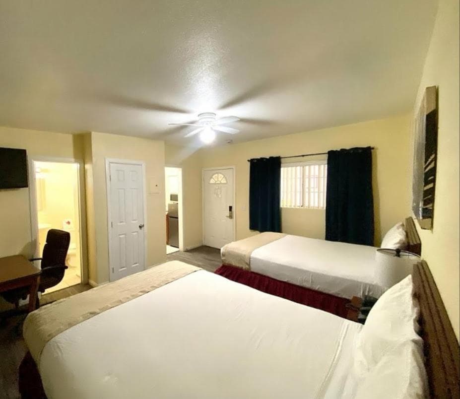 Europa Inn & Suites