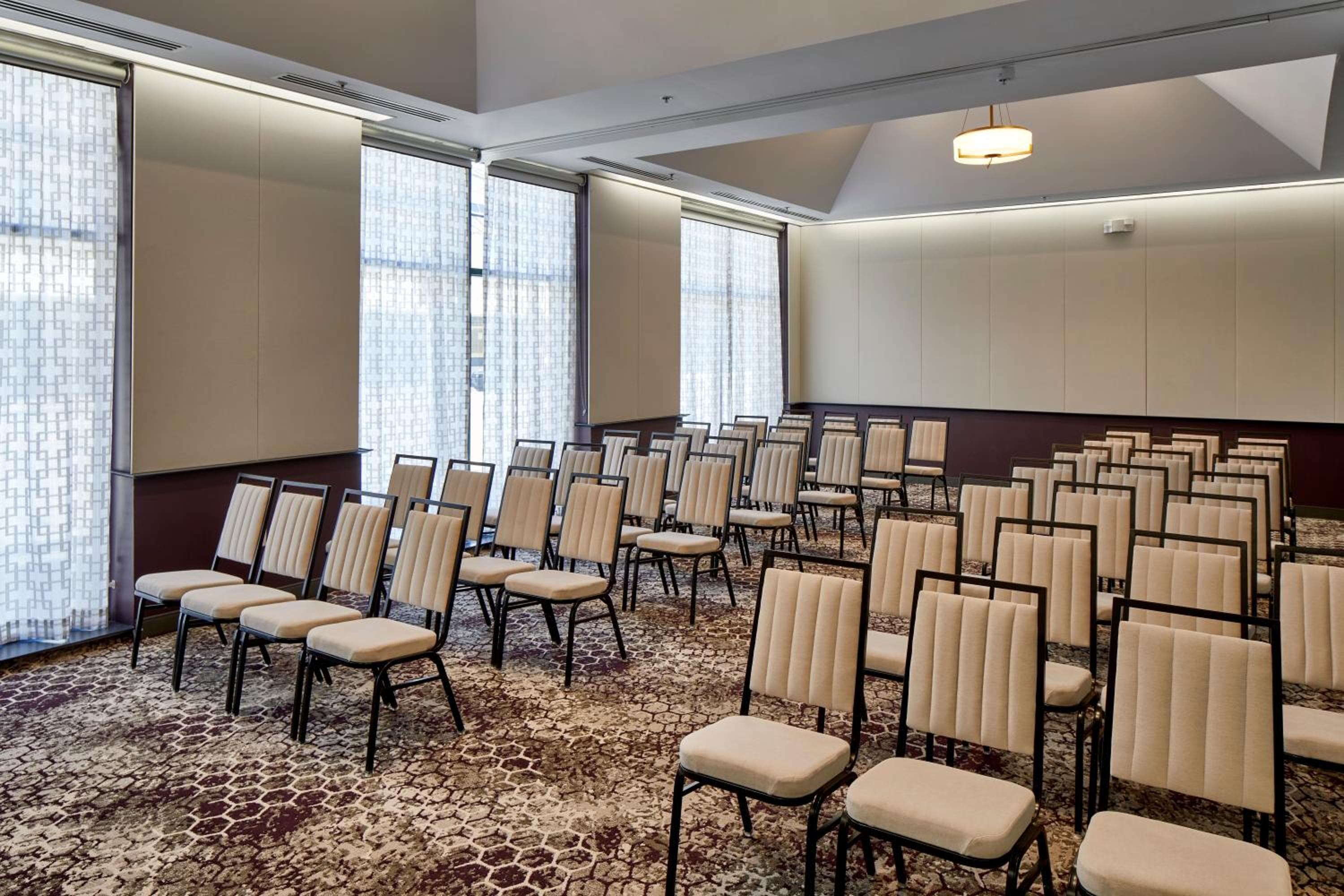 Hotel Indigo Cleveland Downtown by IHG
