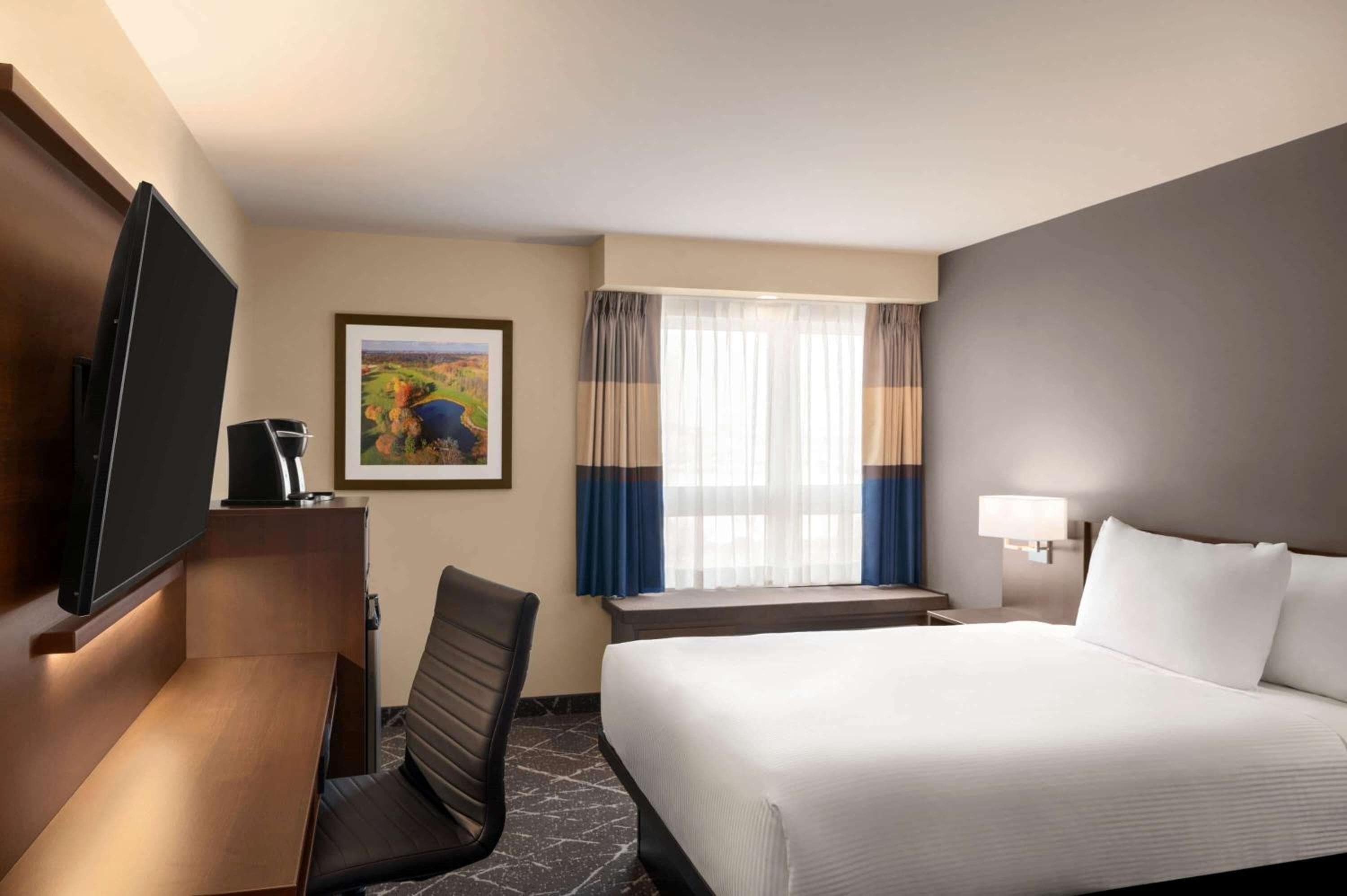 Microtel Inn & Suites by Wyndham Aurora