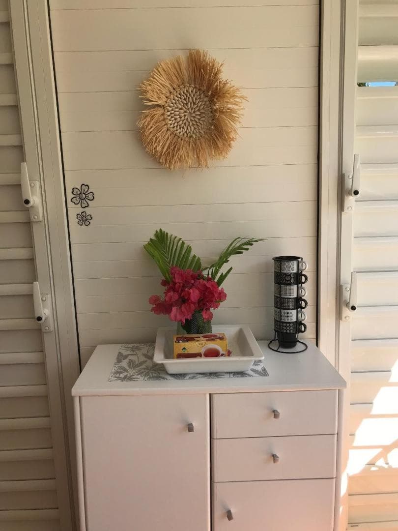 COEUR TIARE studio lounge piscine plage cocotiers