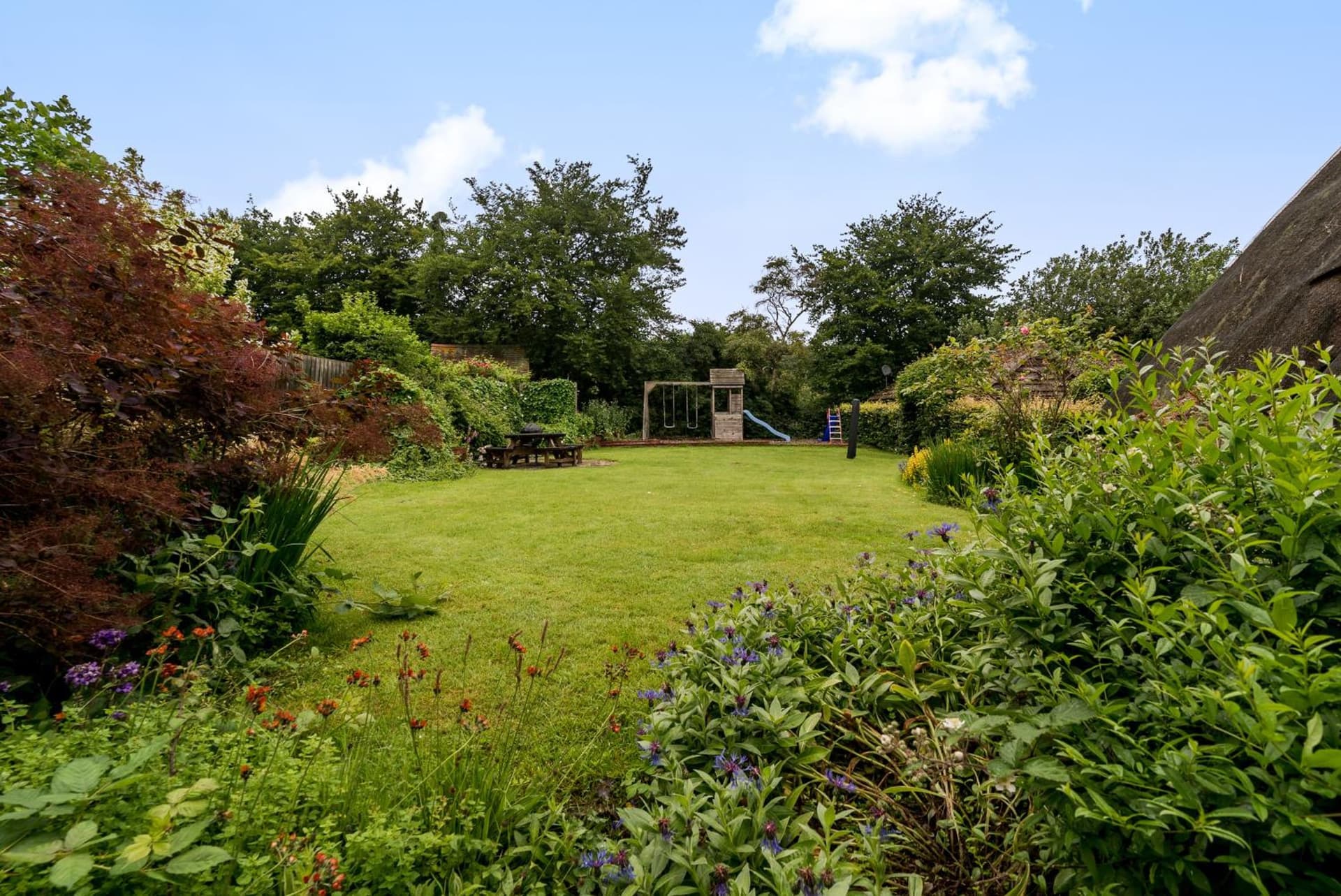 Yew Tree Cottage- Sleeps 12 Garden & Pet-Friendly