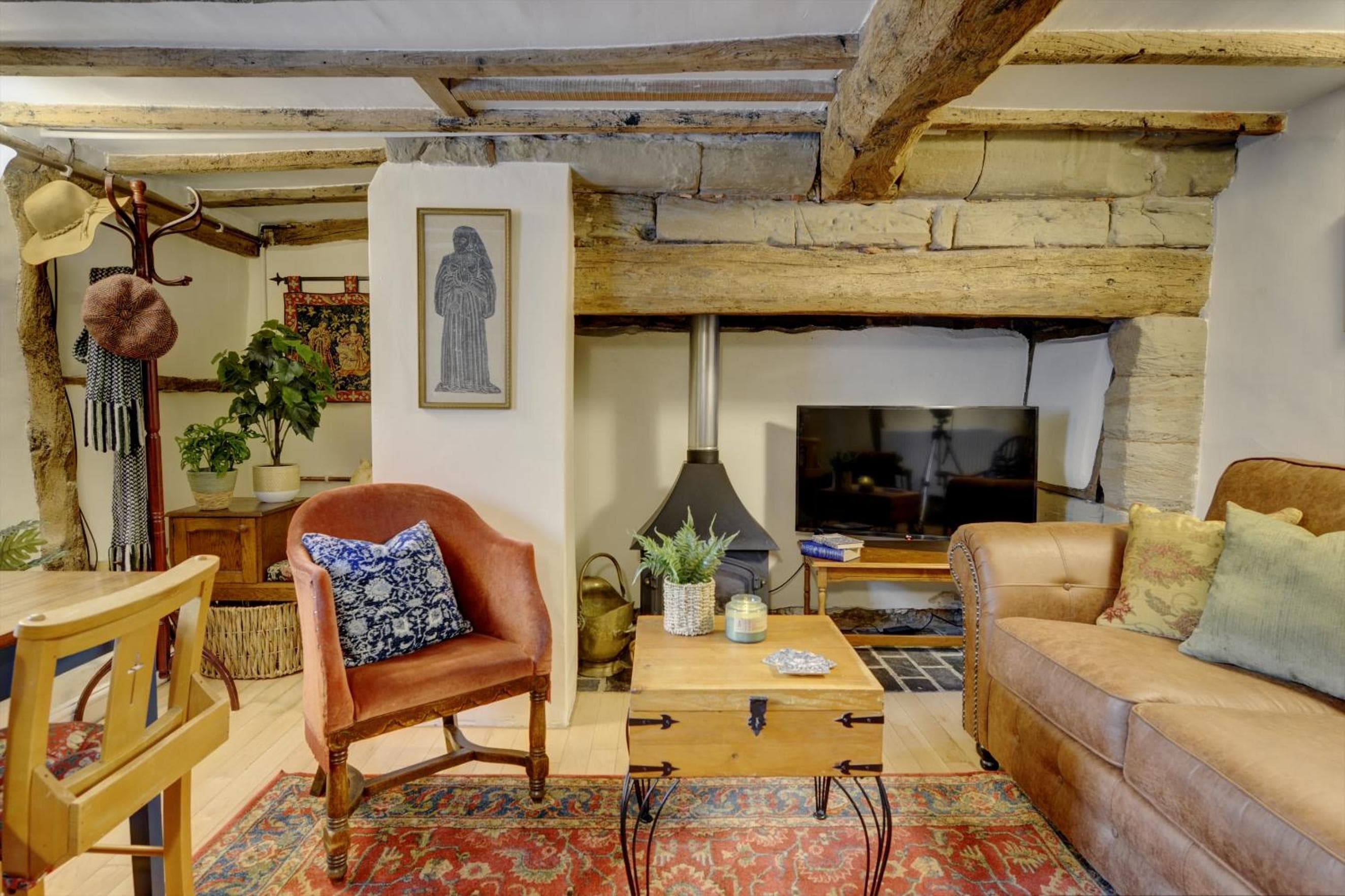 Tudor Cottage by Spa Town Property - Historic Charm in Warwick Town Centre