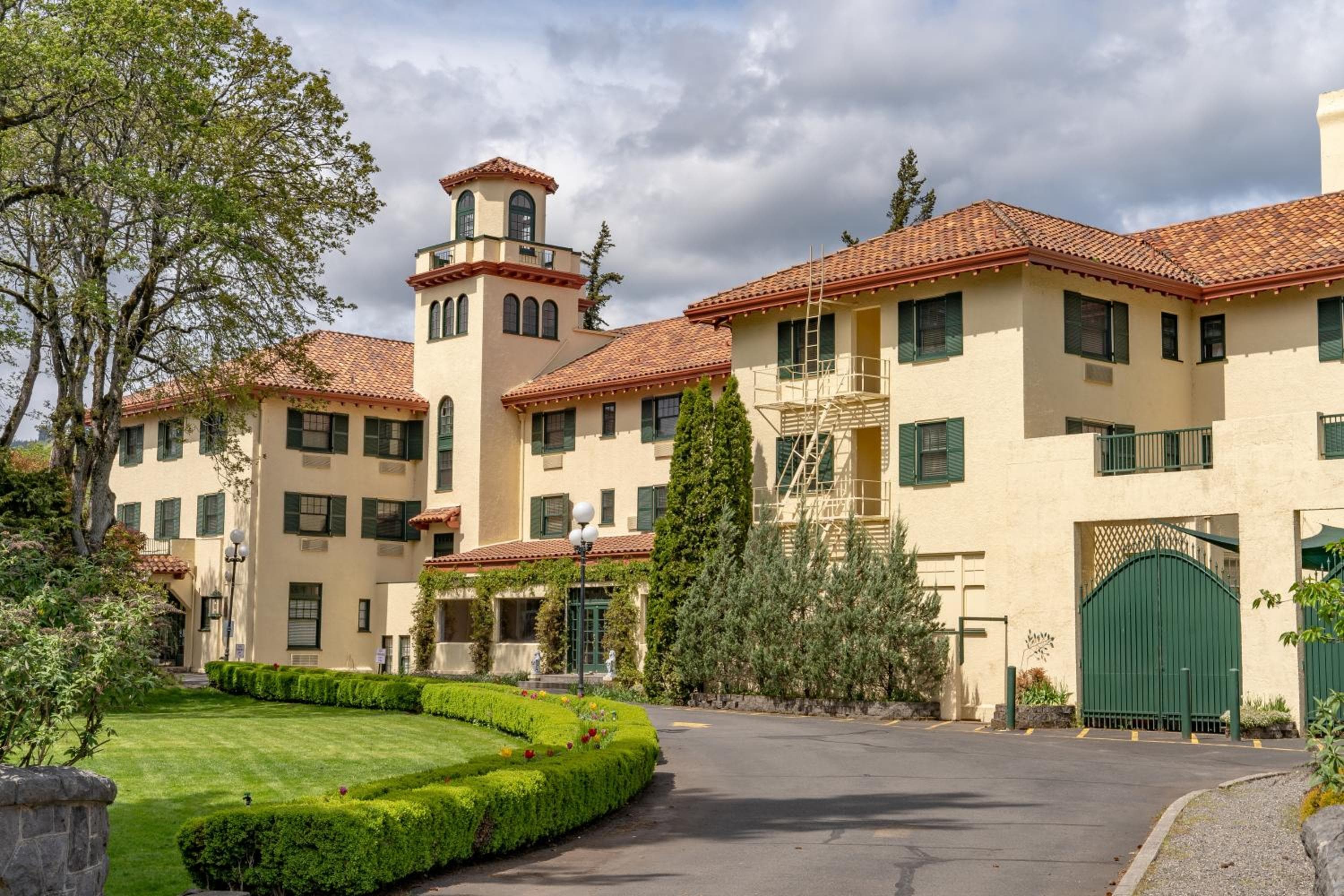 Columbia Gorge Hotel & Spa