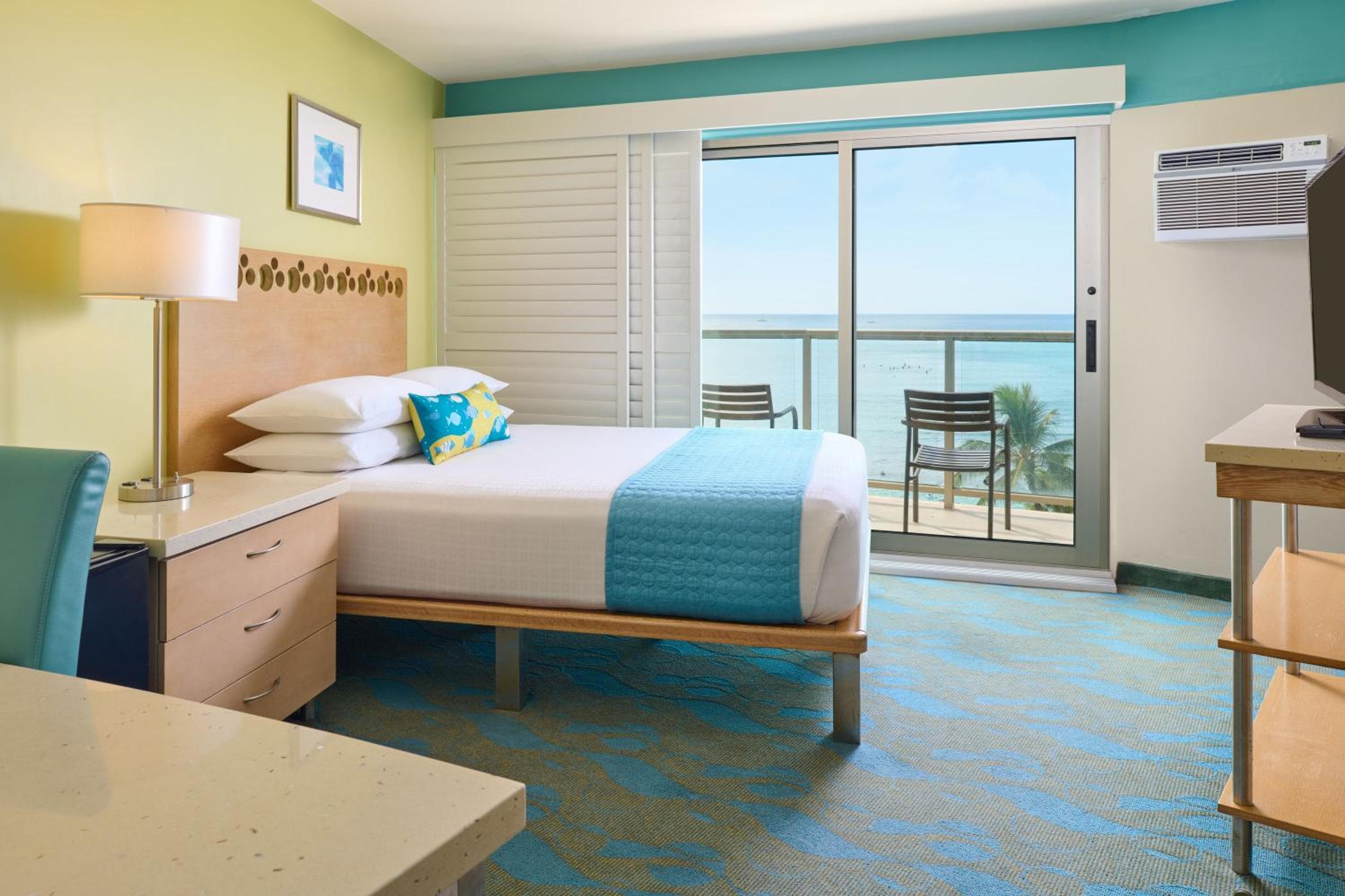 Waikiki Circle Hotel by Castle