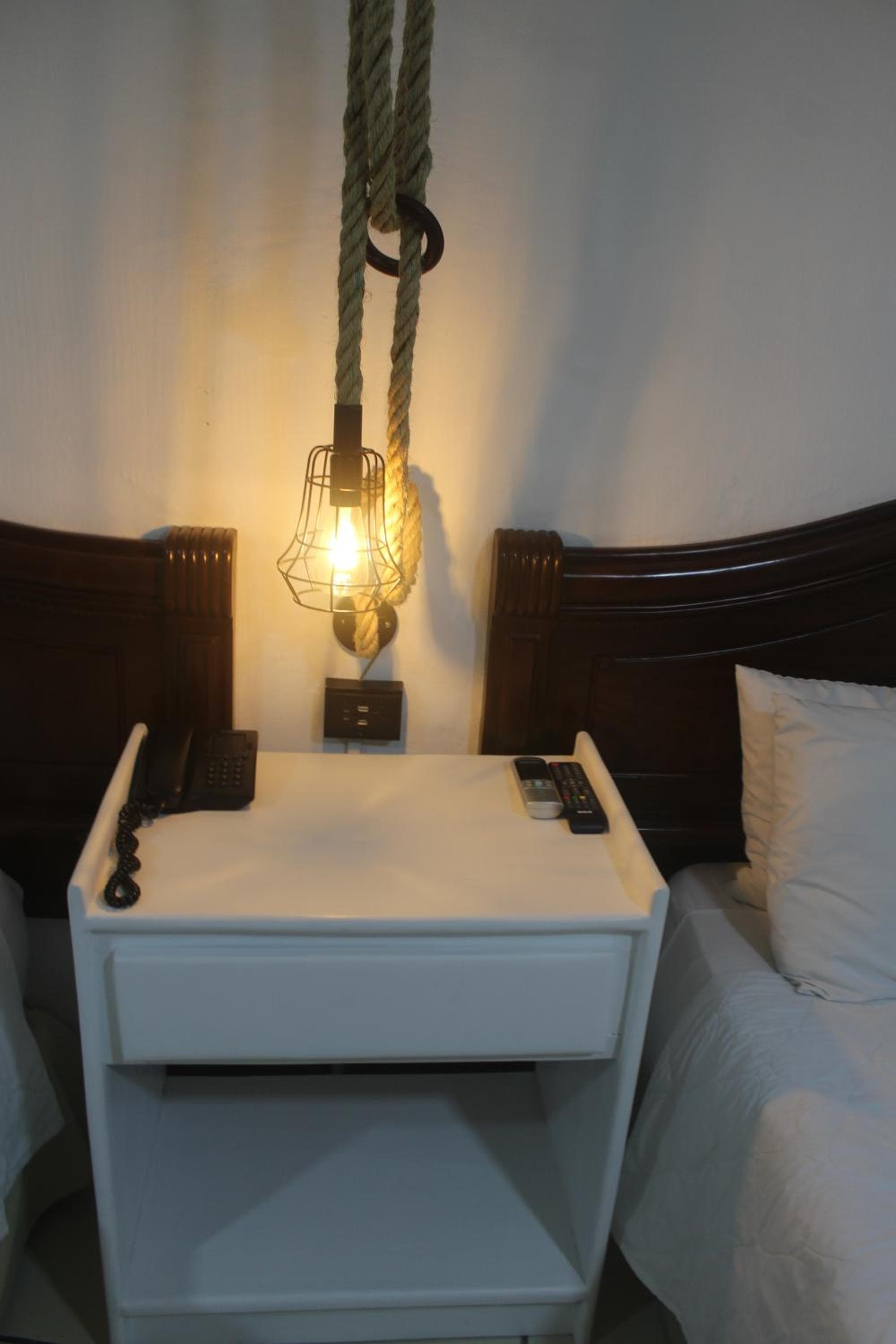 Berlor Airport Inn