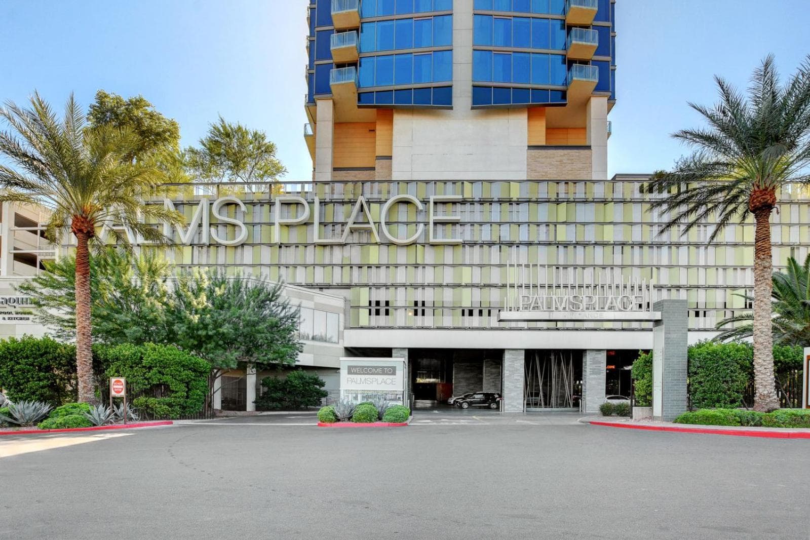 Private Luxury Panoramic Suite at Palms Place