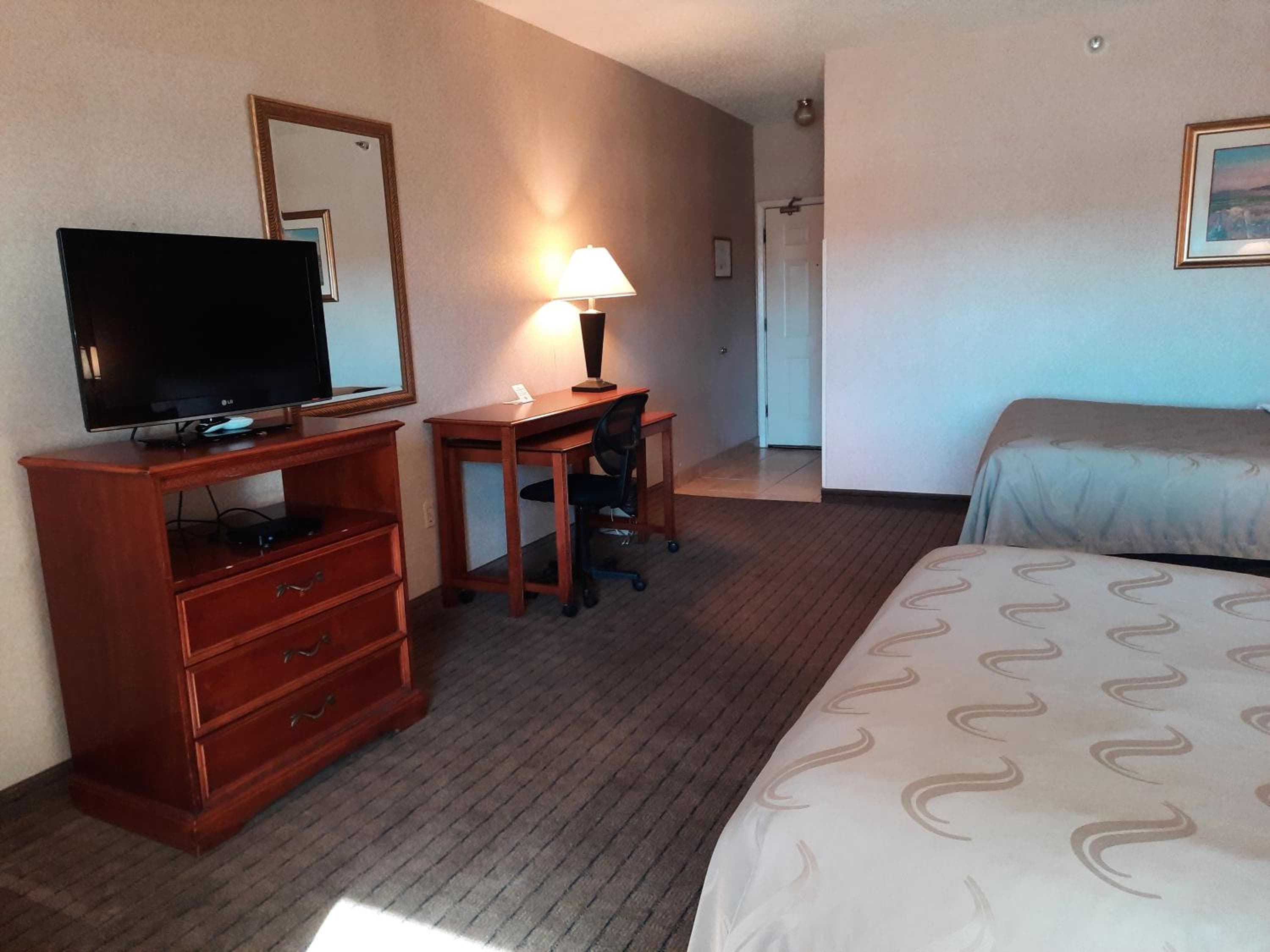 Quality Inn & Suites Grants - I-40
