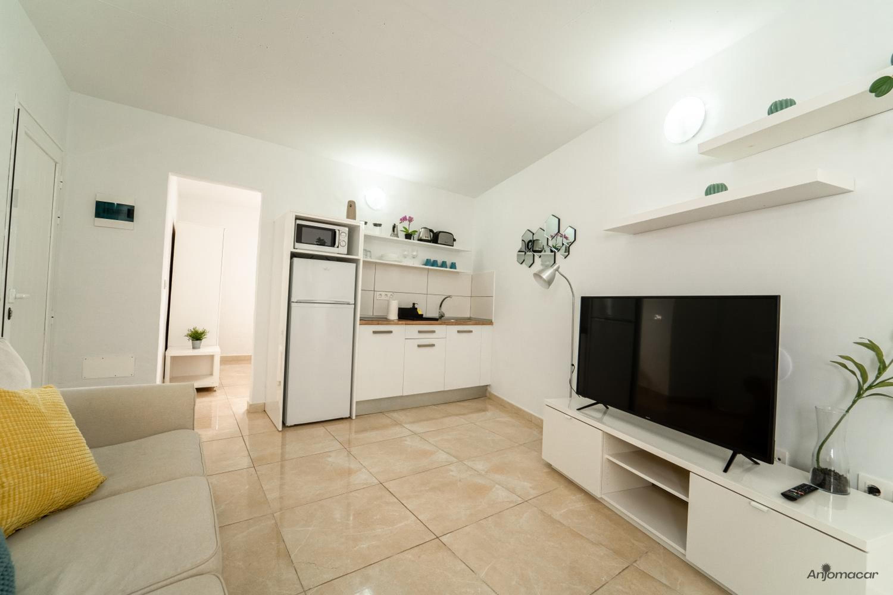 Apartamentos Anjomacar B