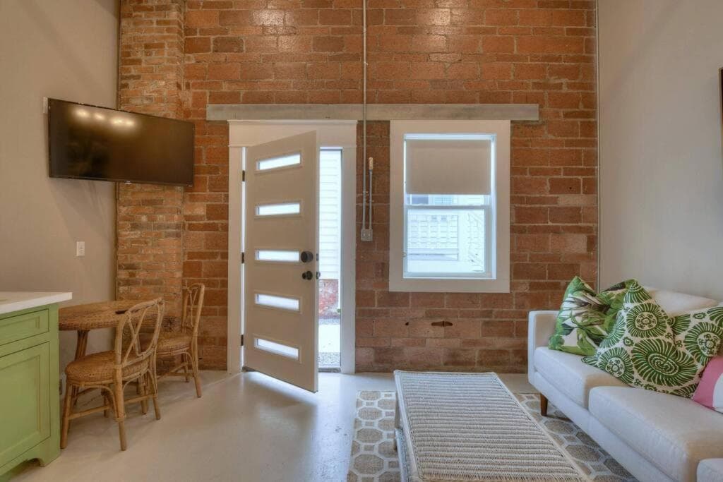 Banana Bay Boutique Retreat Near Cruise Port One Mile to Beach with Free Bikes