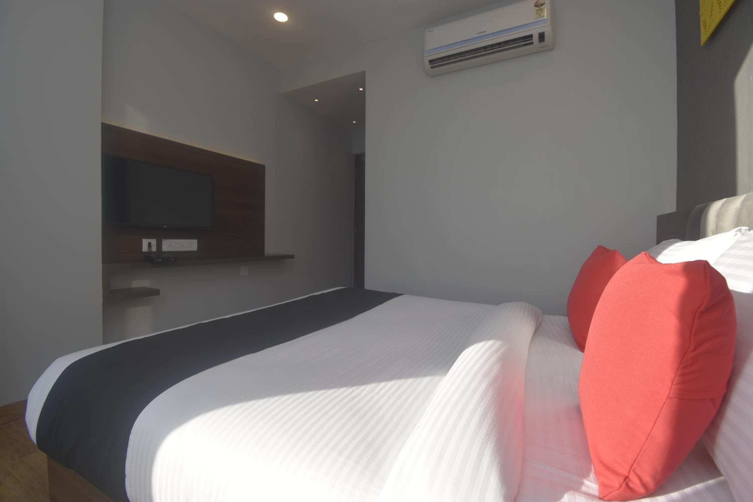 Ka10 SQUARE HOTEL & BANQUETS