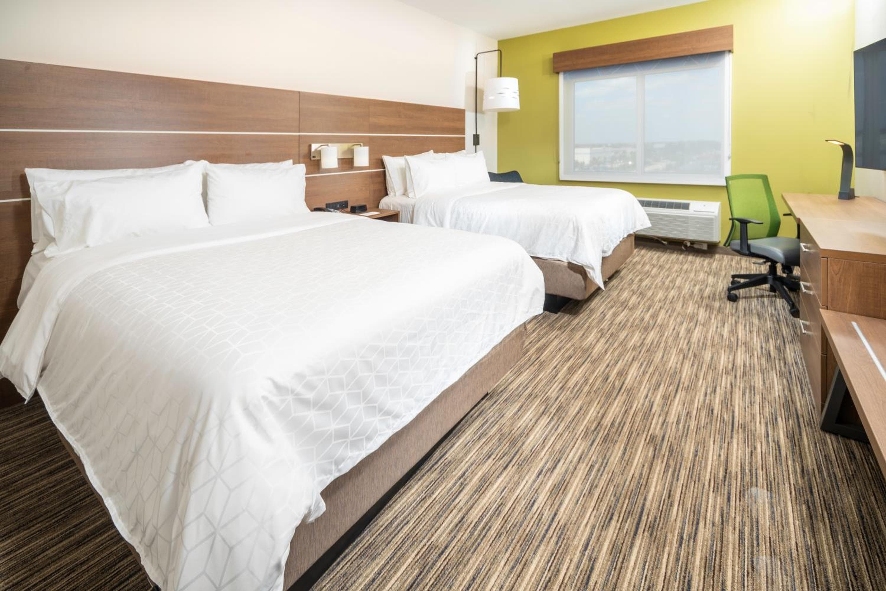 Holiday Inn Express & Suites - Fort Myers Airport by IHG