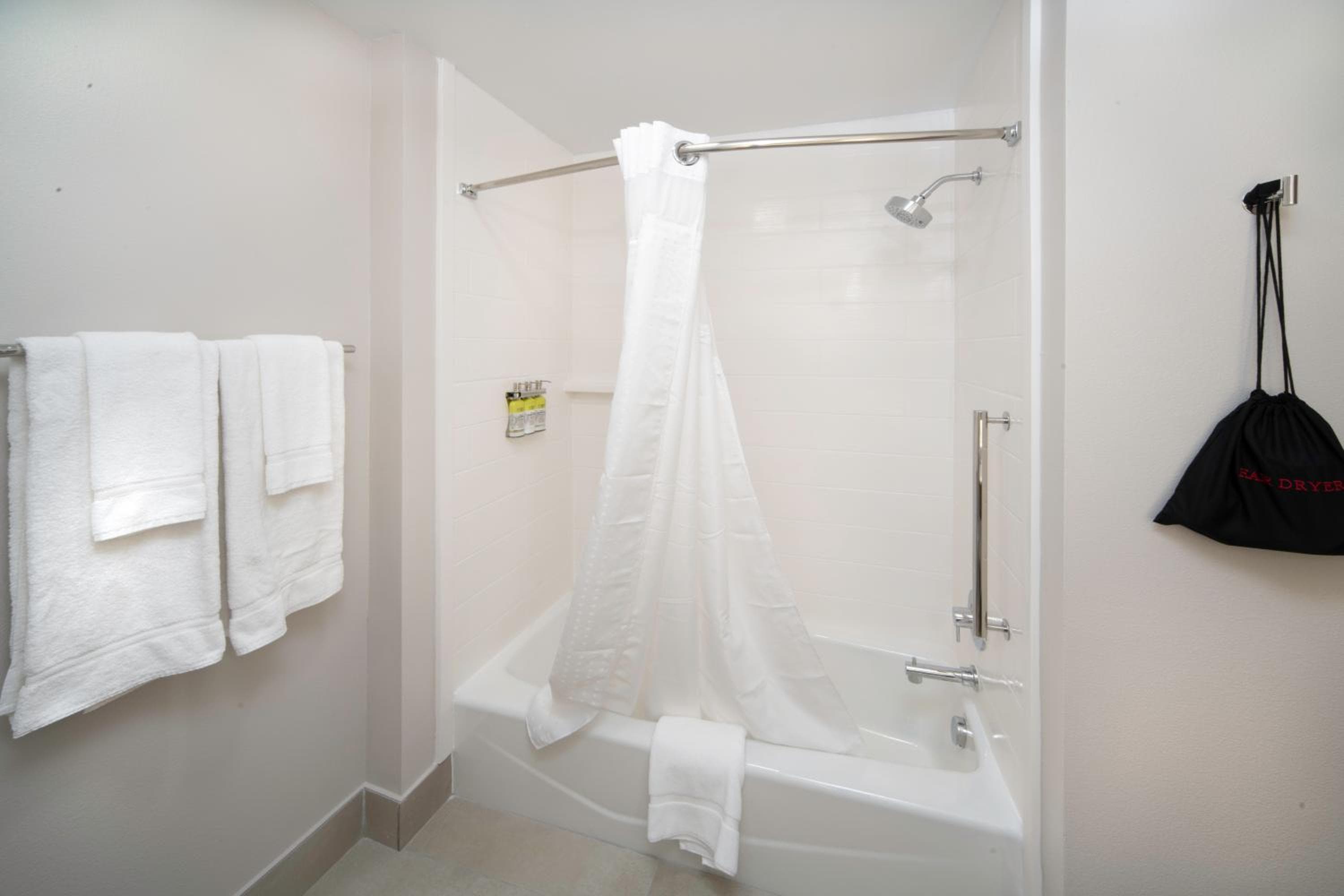 Holiday Inn Express & Suites - Fort Myers Airport by IHG