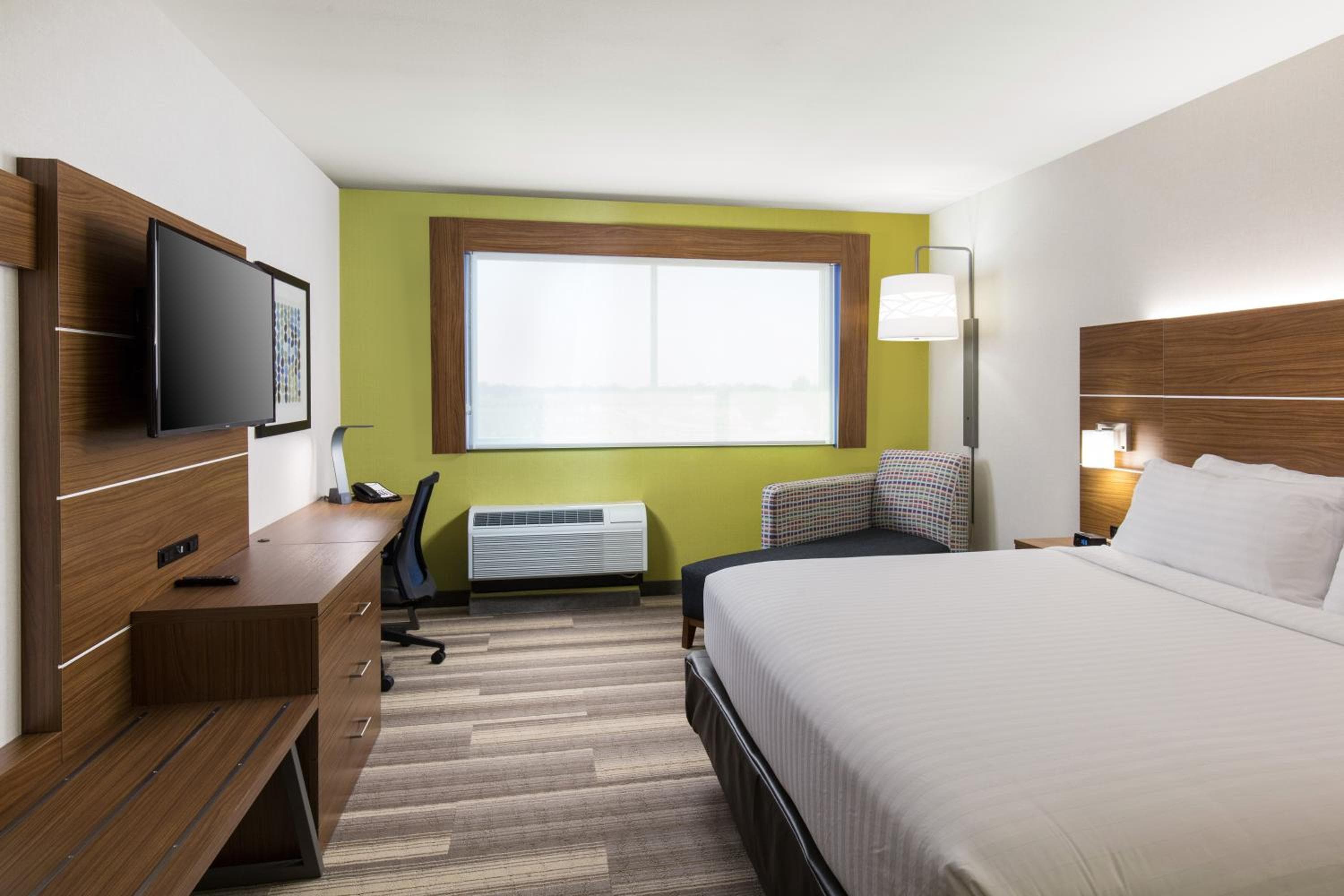 Holiday Inn Express Visalia-Sequoia Gateway Area by IHG