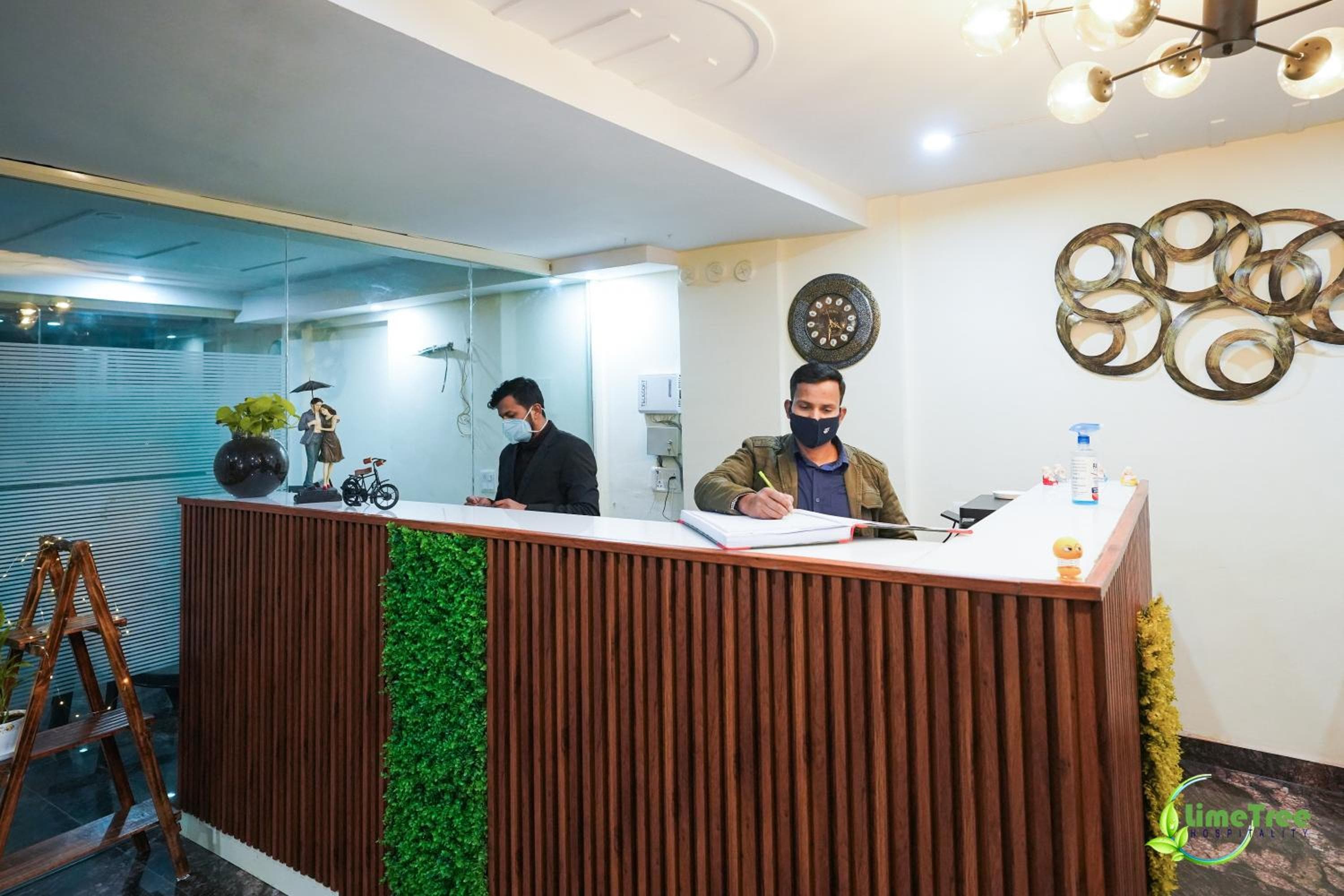 Lime Tree Hotel Near 32nd Avenue Sector 29 Gurgaon