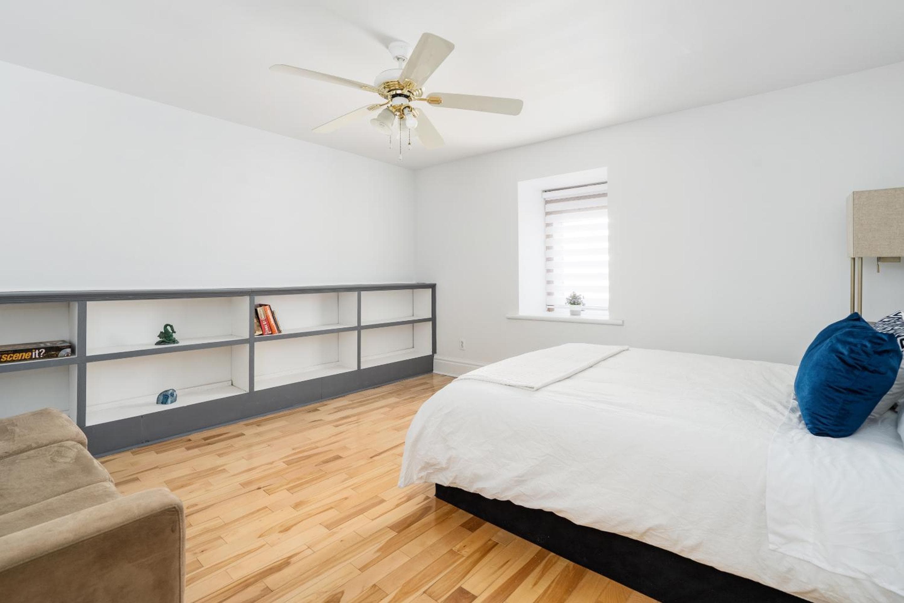 Centennial 6-Bedroom Waterfront Palace Sleeps 14