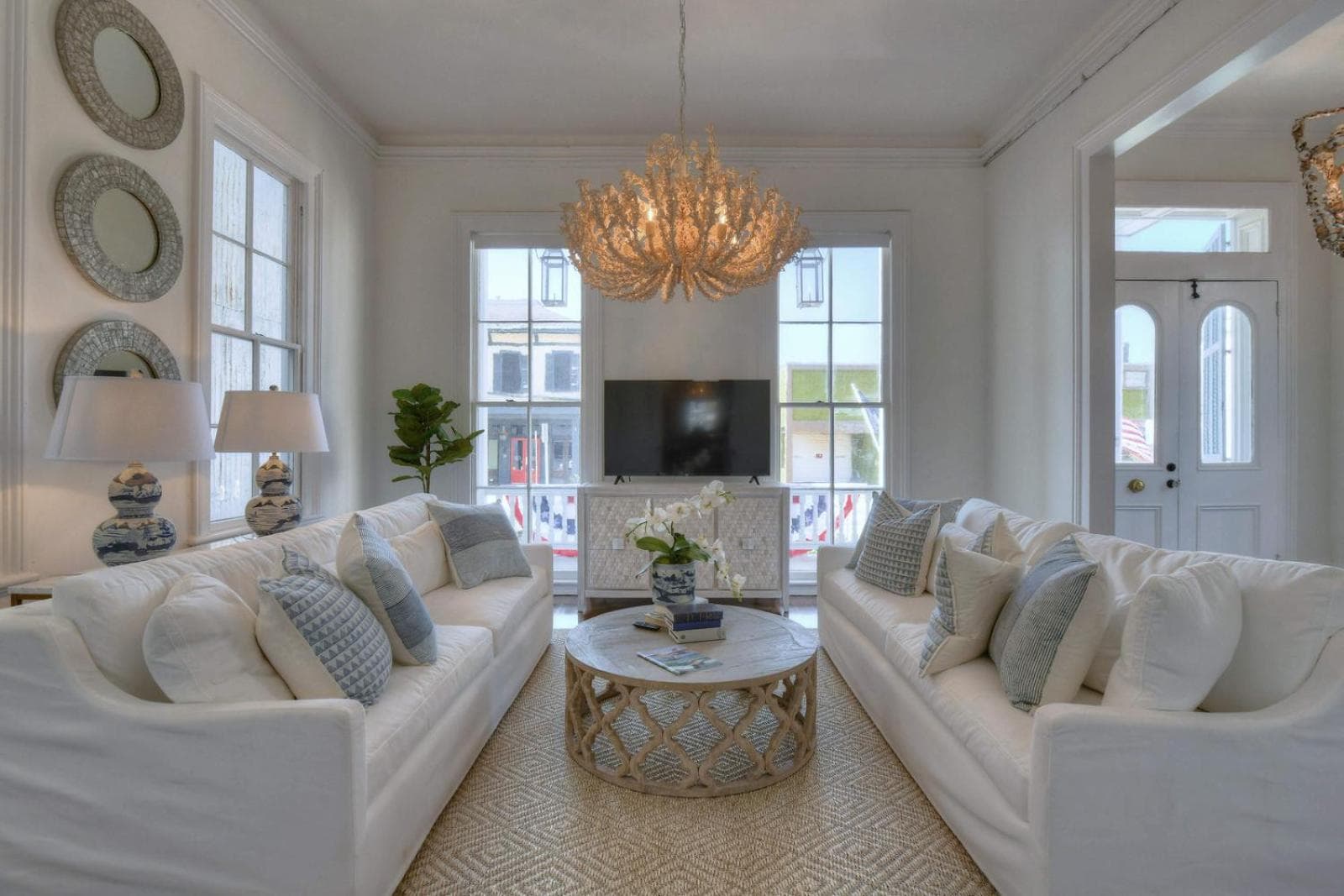 The White House Galveston Historic Luxury Near Cruise Ports Perfect for Weddings and Families