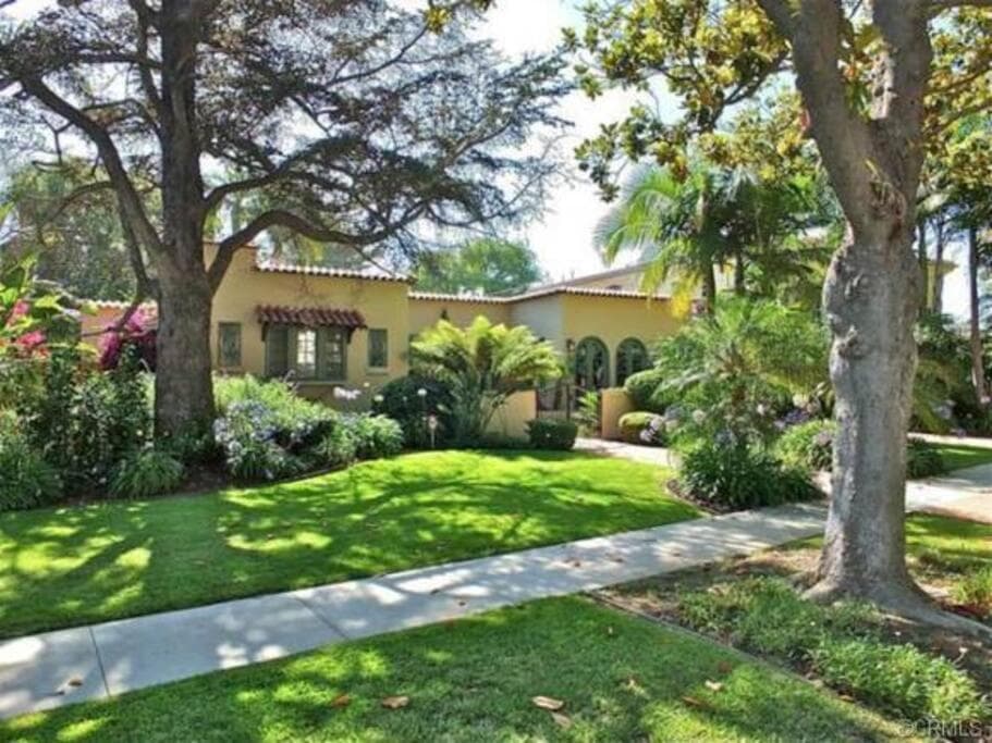 Bixby Beauty 50s Mod Long Beach