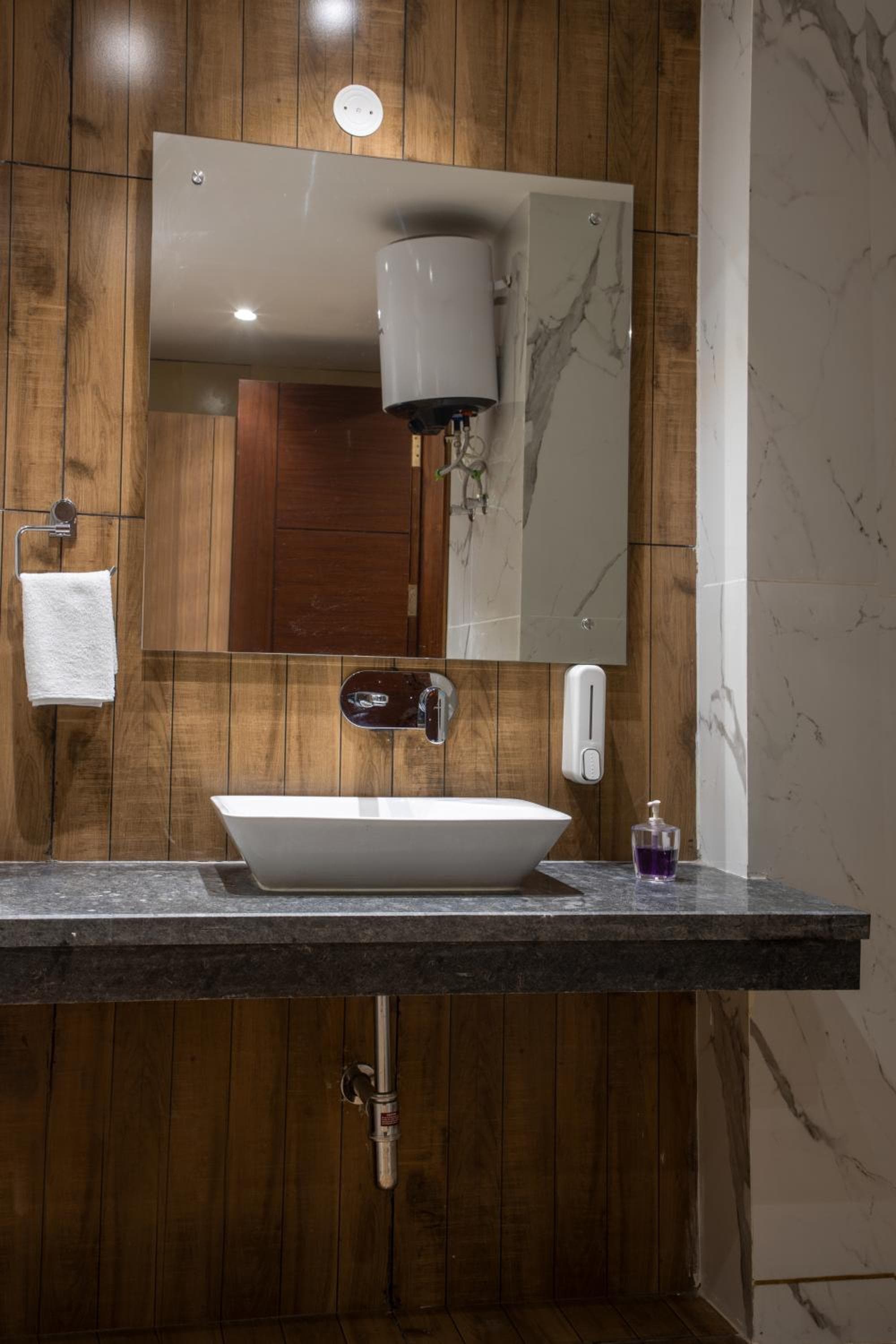 Perch Service Apartment-MG Road
