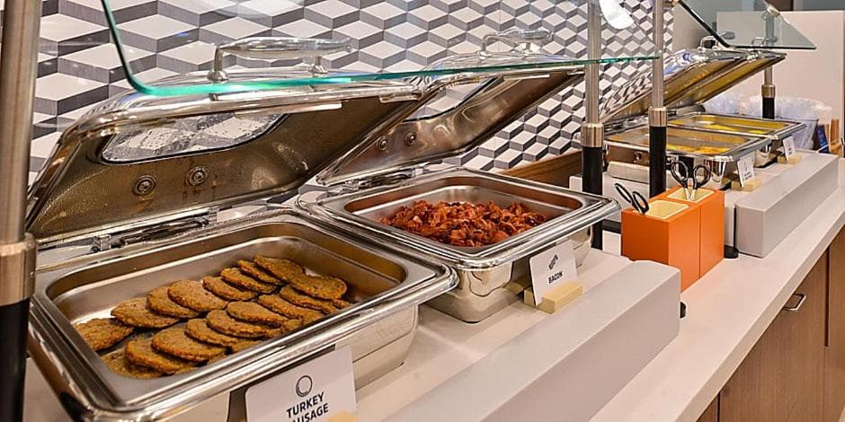 Holiday Inn Express & Suites Charlottesville by IHG