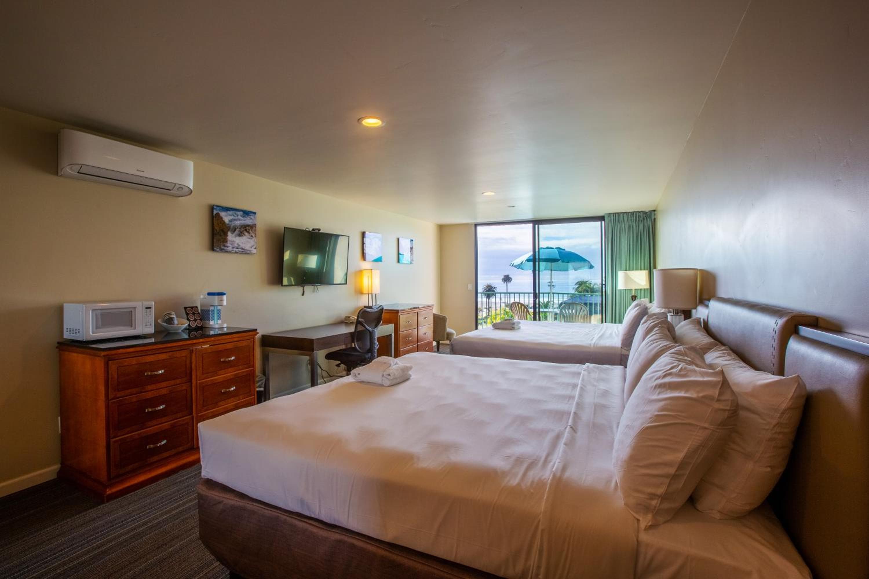 Moonlight Beach Motel