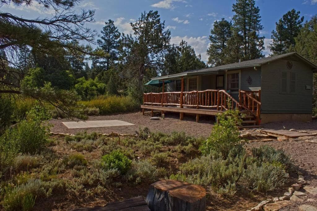 Free Spirit, Walking distance to East Zion trails