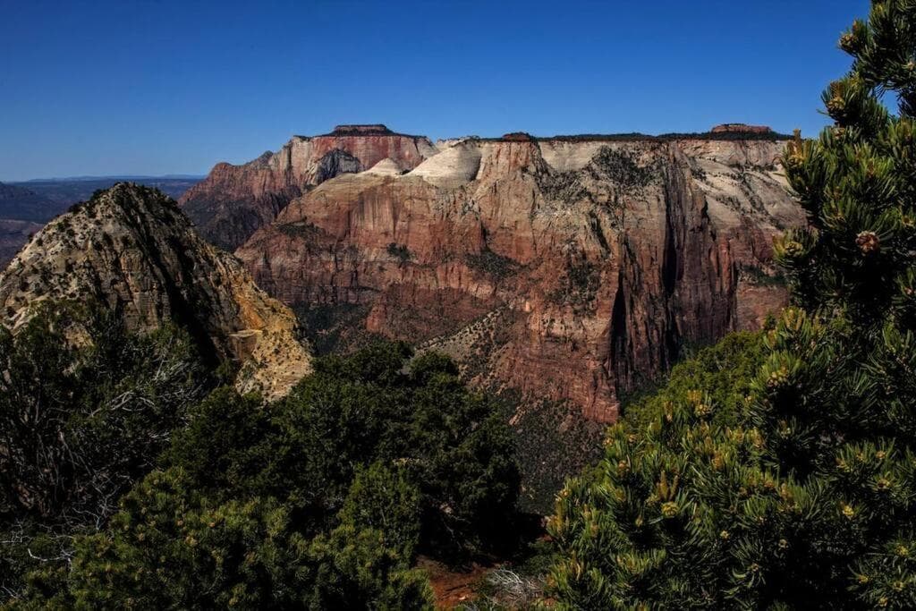 Free Spirit, Walking distance to East Zion trails