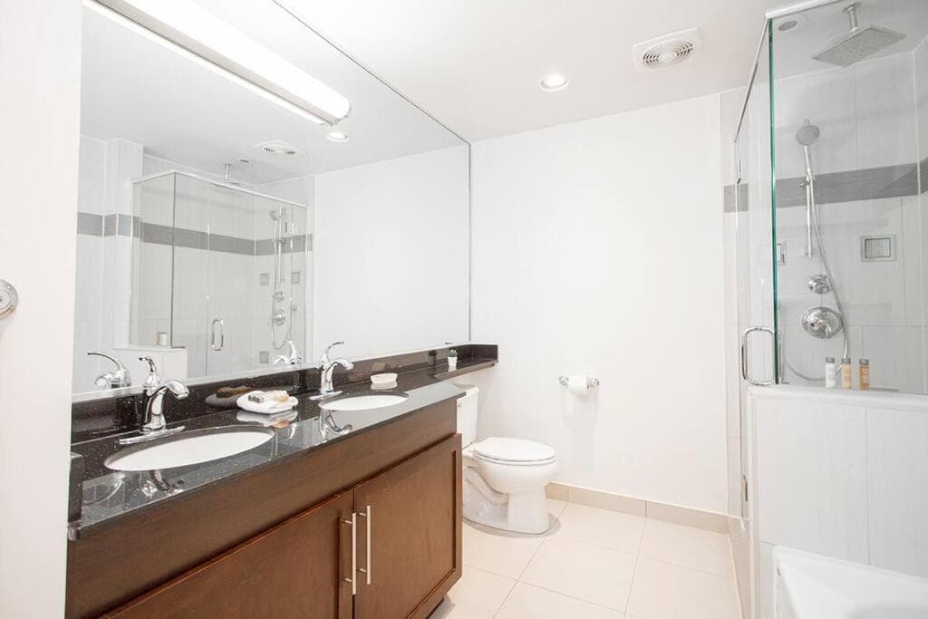Luxurious 1Bdrm Apartment with Parking and WiFi