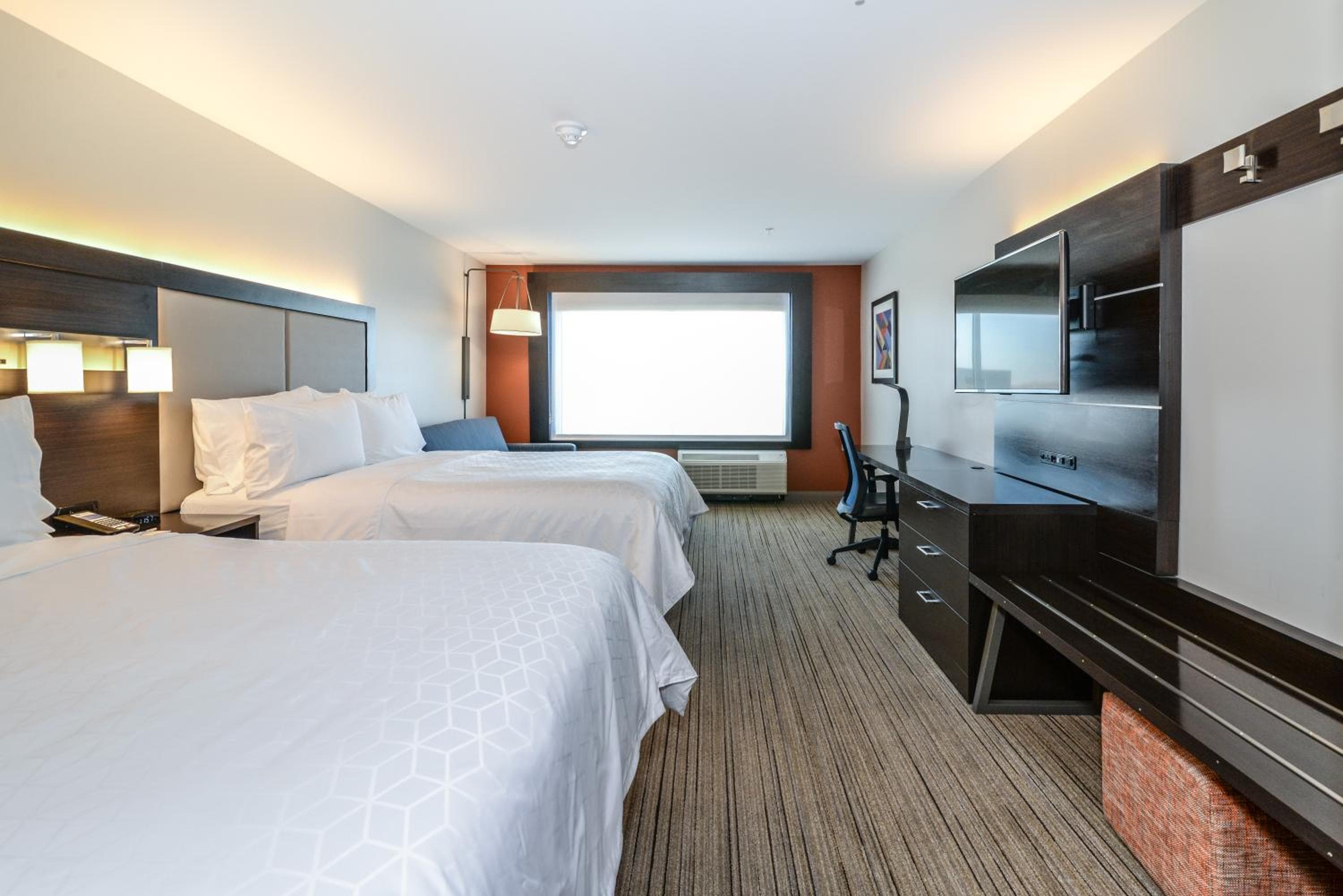 Holiday Inn Express Flint-Campus Area by IHG