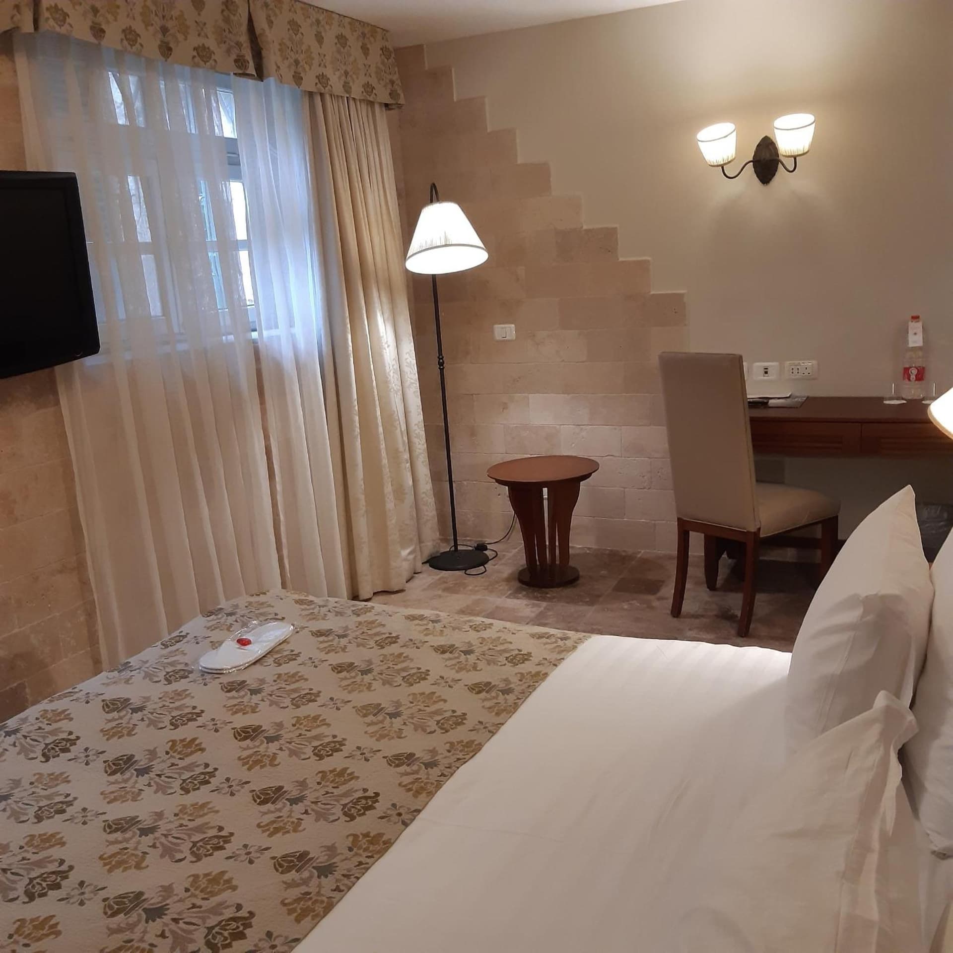 The Colony Hotel
