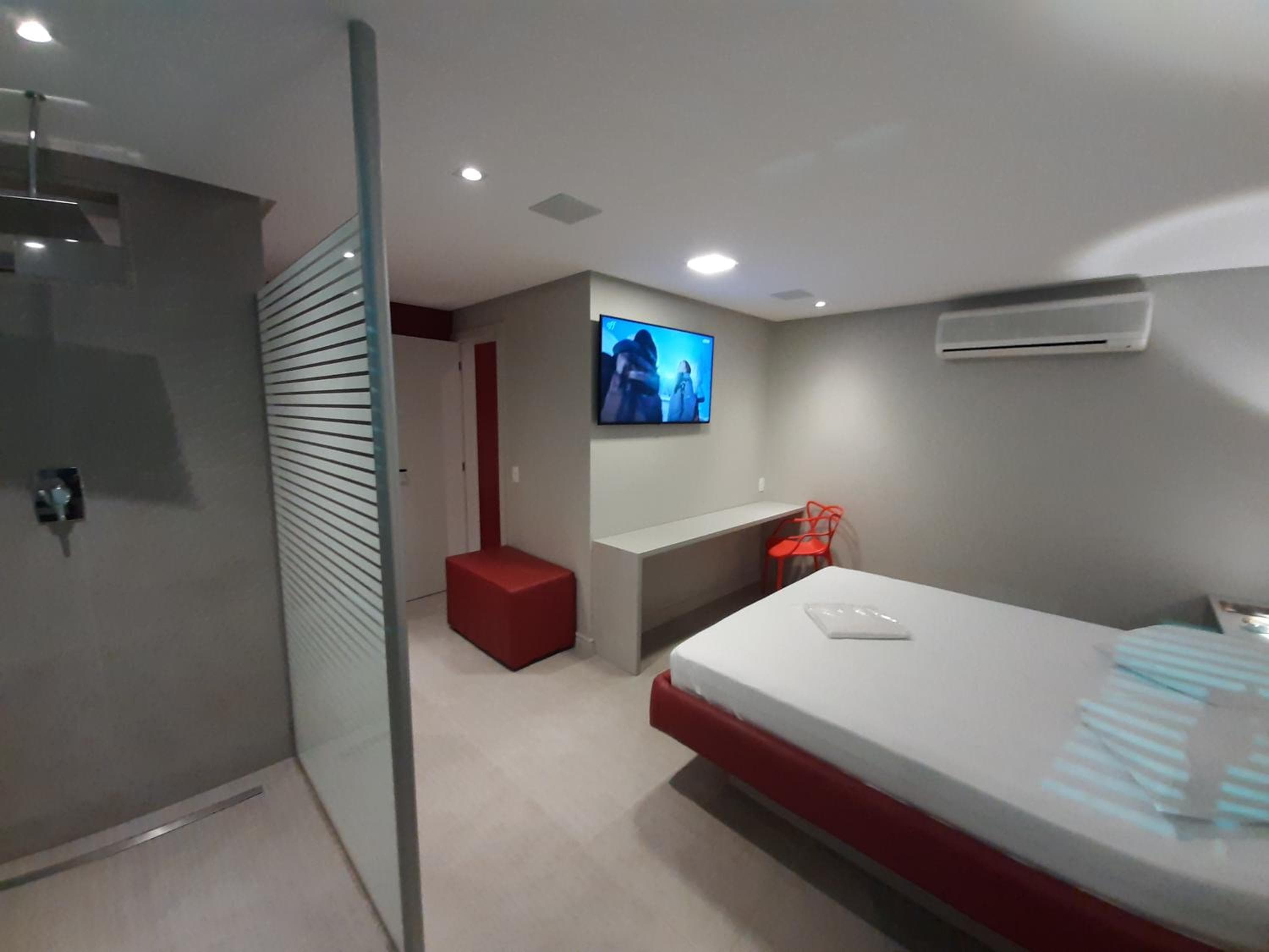 BAMBINA HOTEL -Adultos Somente