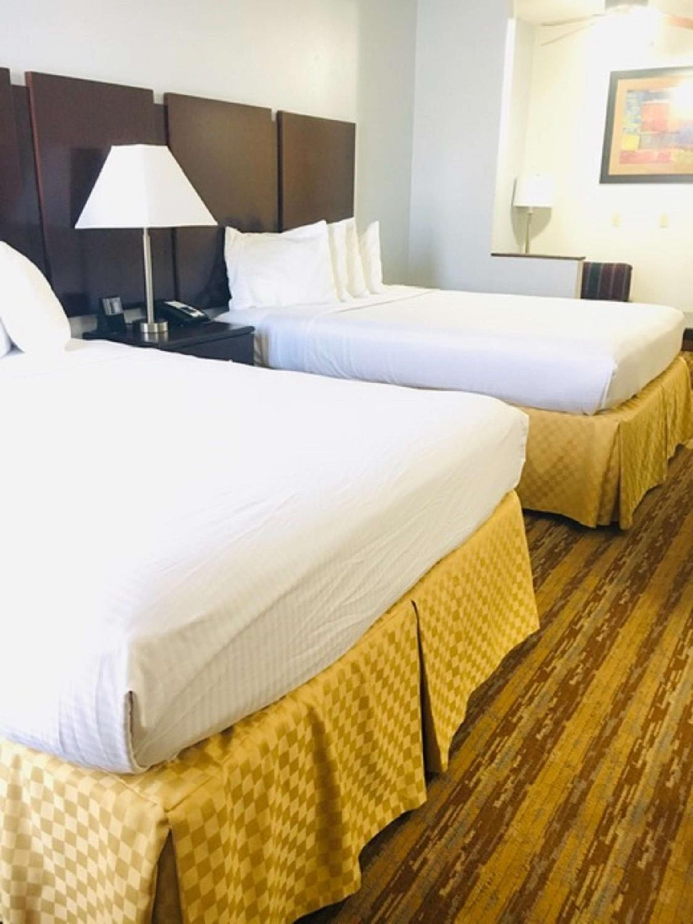 Best Western Plus Universal Inn - Free Shuttle to Universal Studios!