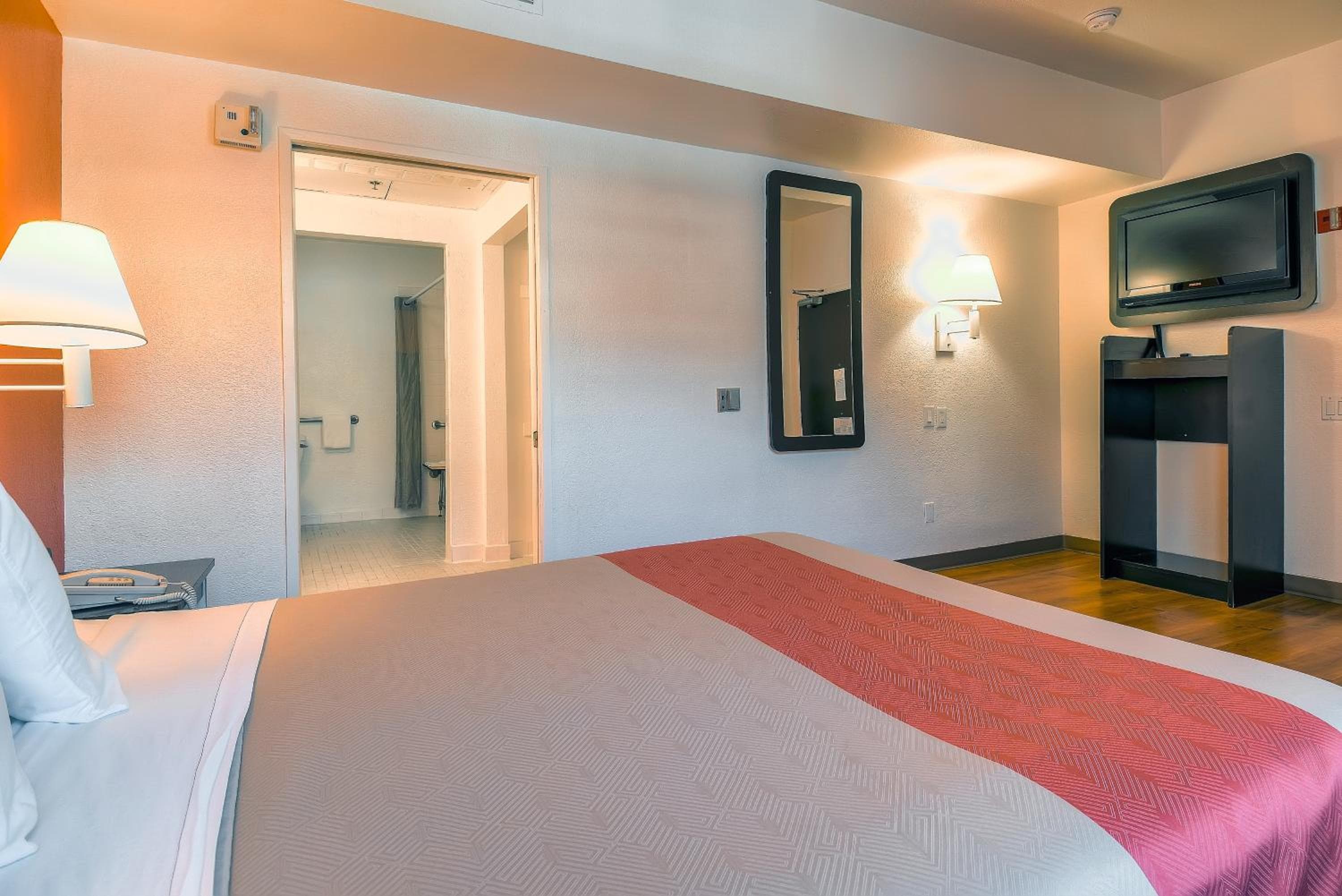 Motel 6-San Diego, CA - Downtown