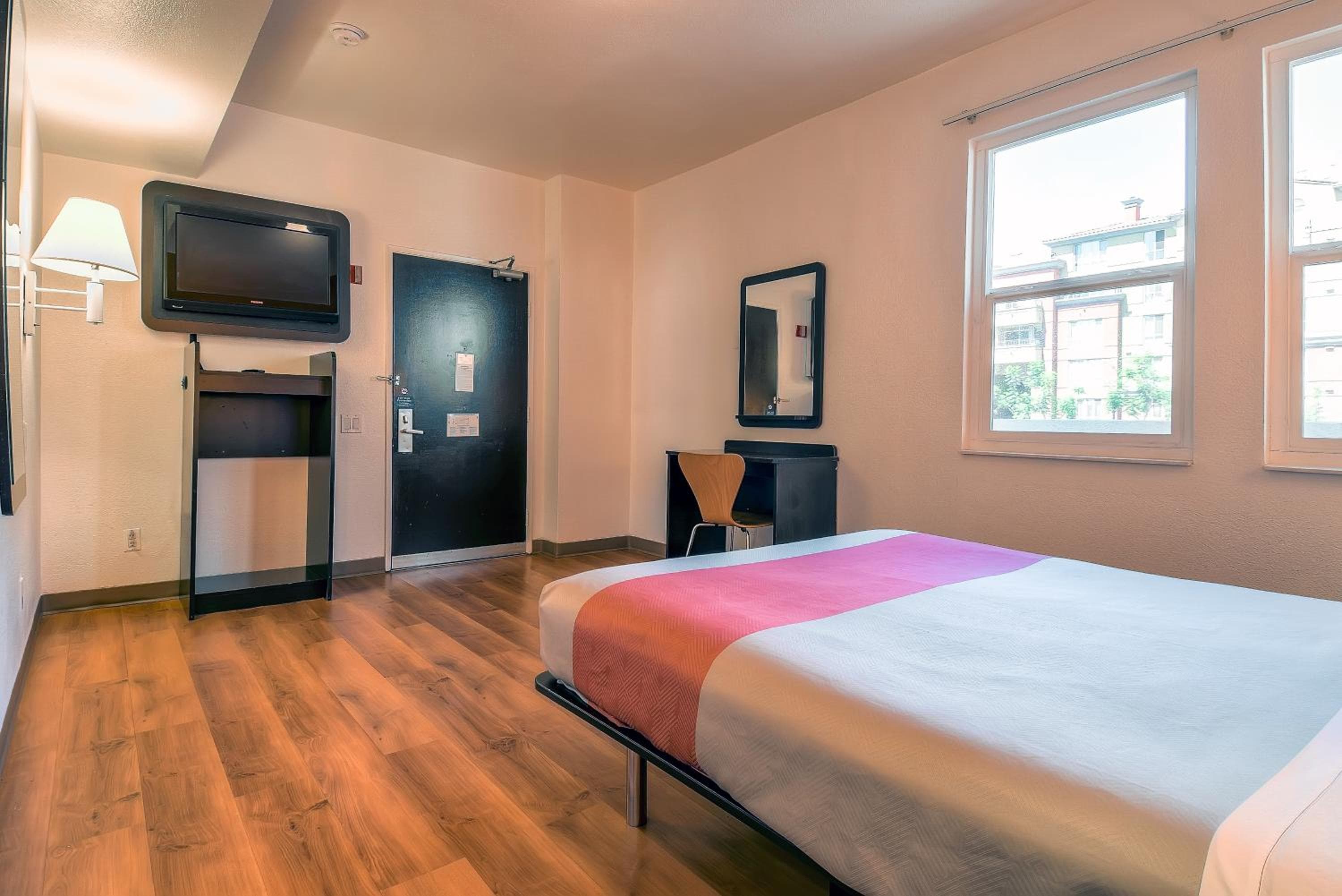Motel 6-San Diego, CA - Downtown